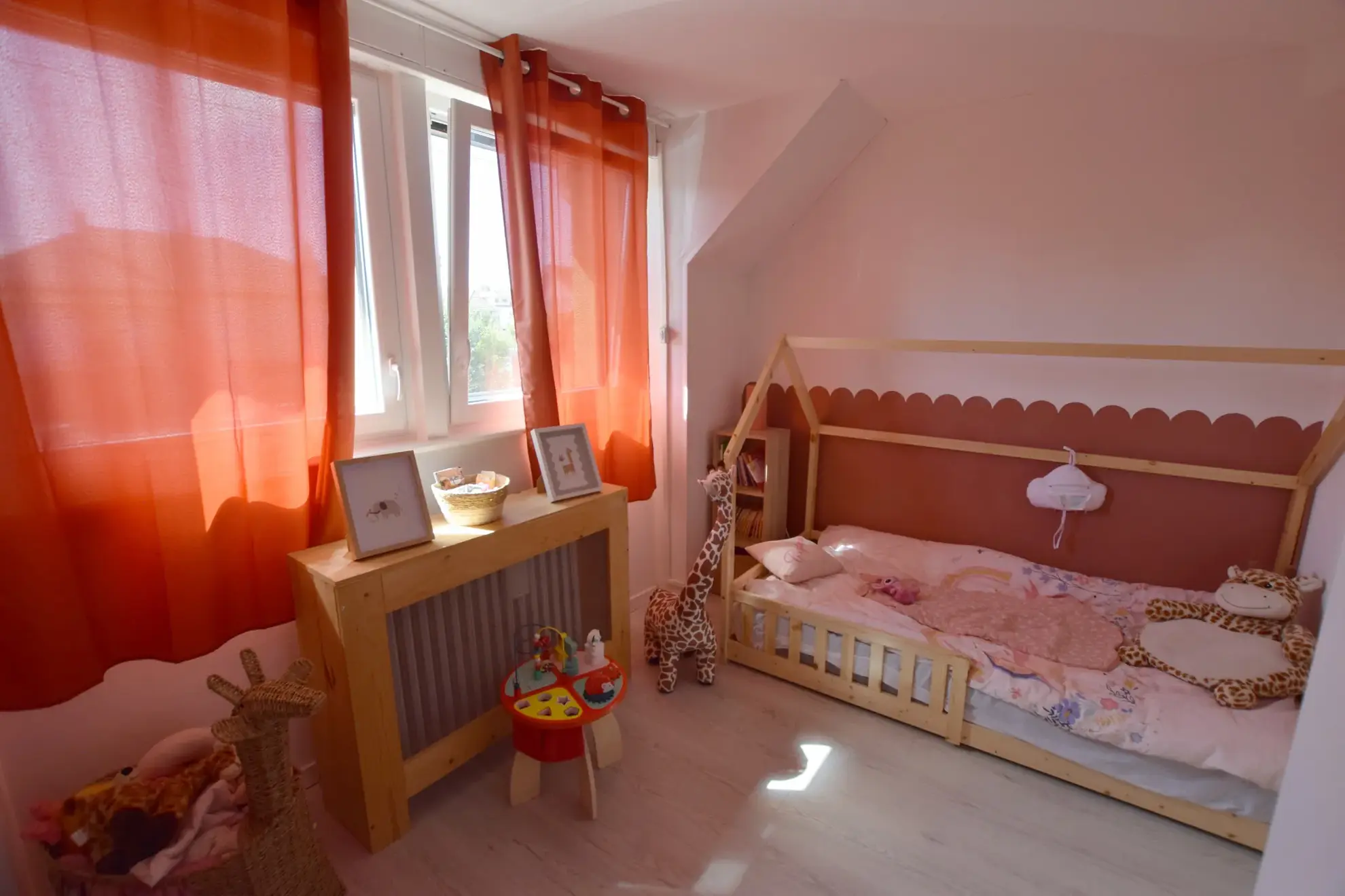 Maison rénovée avec 5 chambres, jardin et garage à Vieux-Charmont (25600) 