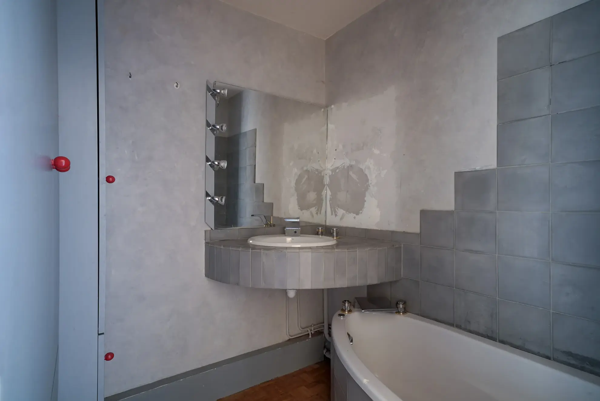 Appartement 2 pièces de 49 m² à Lyon 7ème avec loggia et garage 