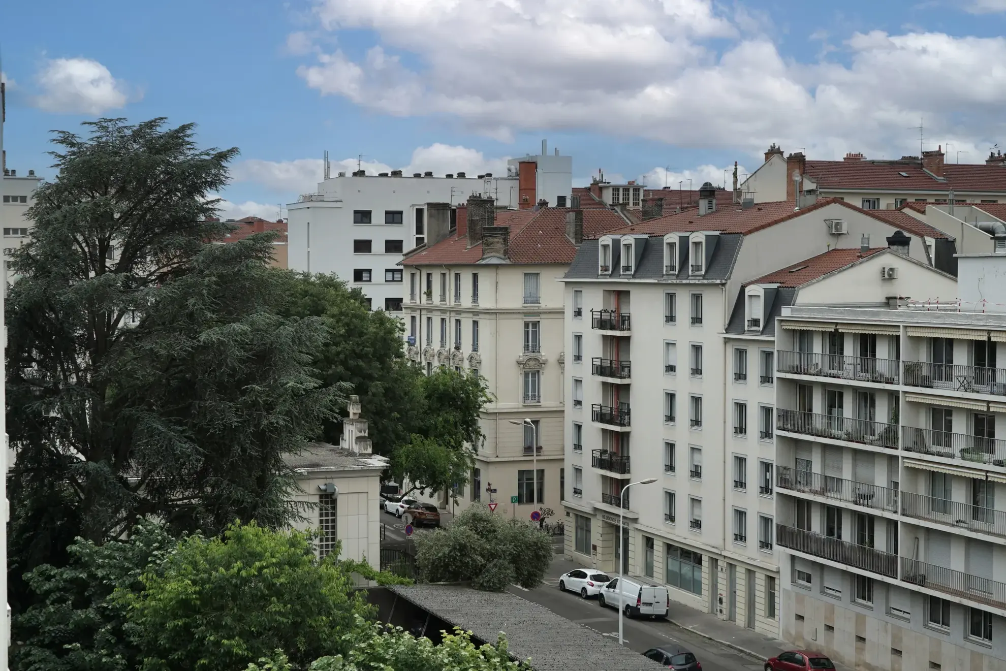 Appartement 2 pièces de 49 m² à Lyon 7ème avec loggia et garage 