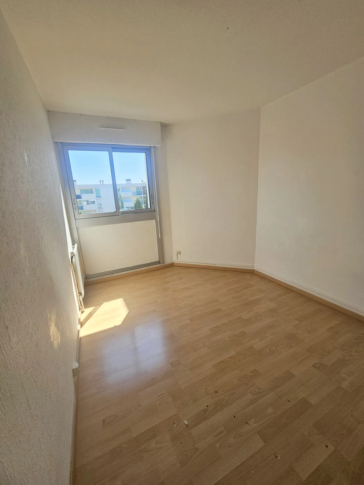 Appartement F3 à vendre à Montpellier Aiguelongue avec terrasse et stationnement 