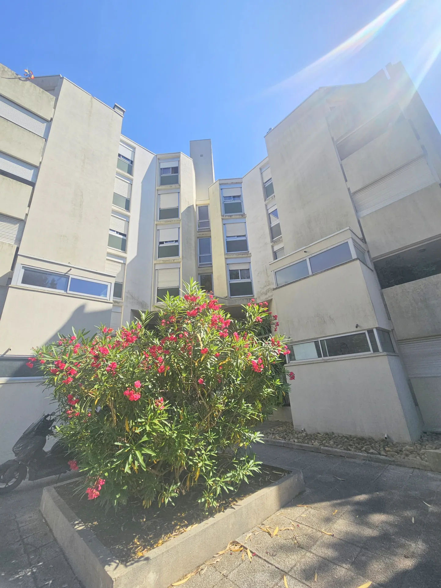 Appartement F3 à vendre à Montpellier Aiguelongue avec terrasse et stationnement 