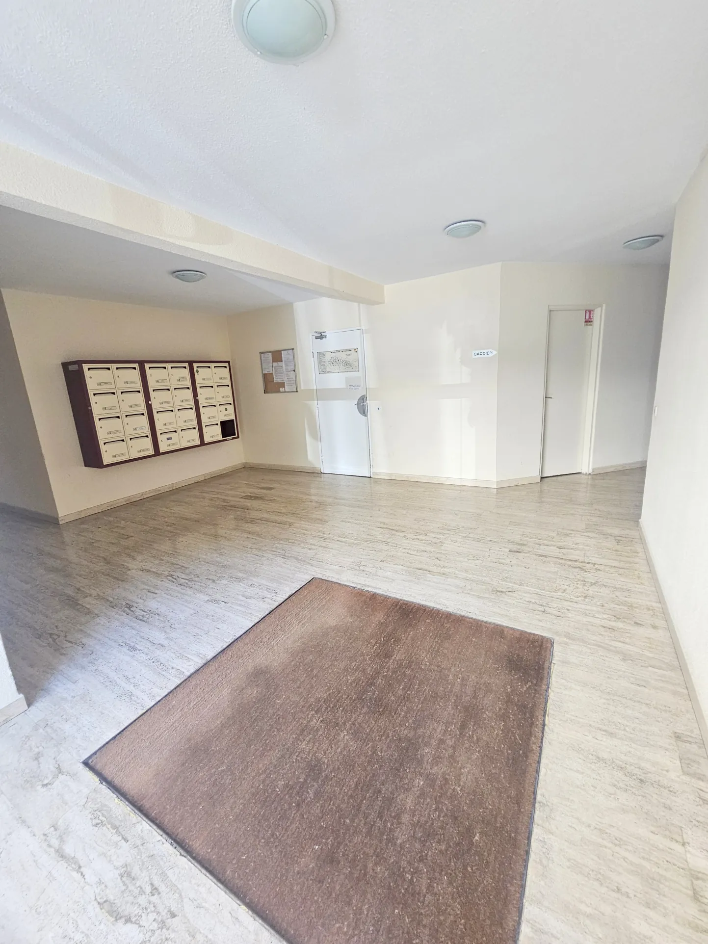 Appartement F3 à vendre à Montpellier Aiguelongue avec terrasse et stationnement 