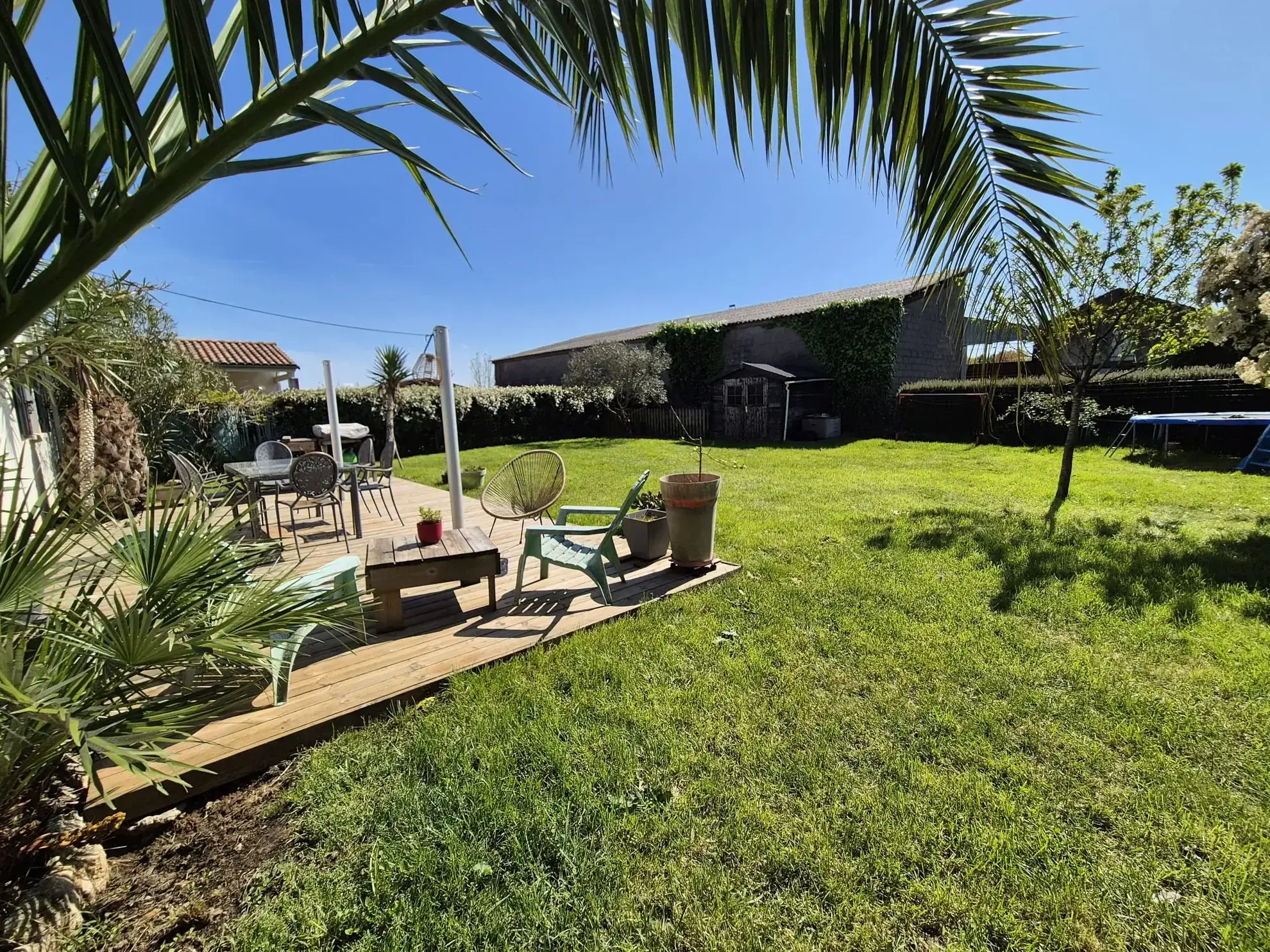 Maison de plain-pied avec jardin, 3 chambres et bureau à Pont-l’Abbé-d’Arnoult 