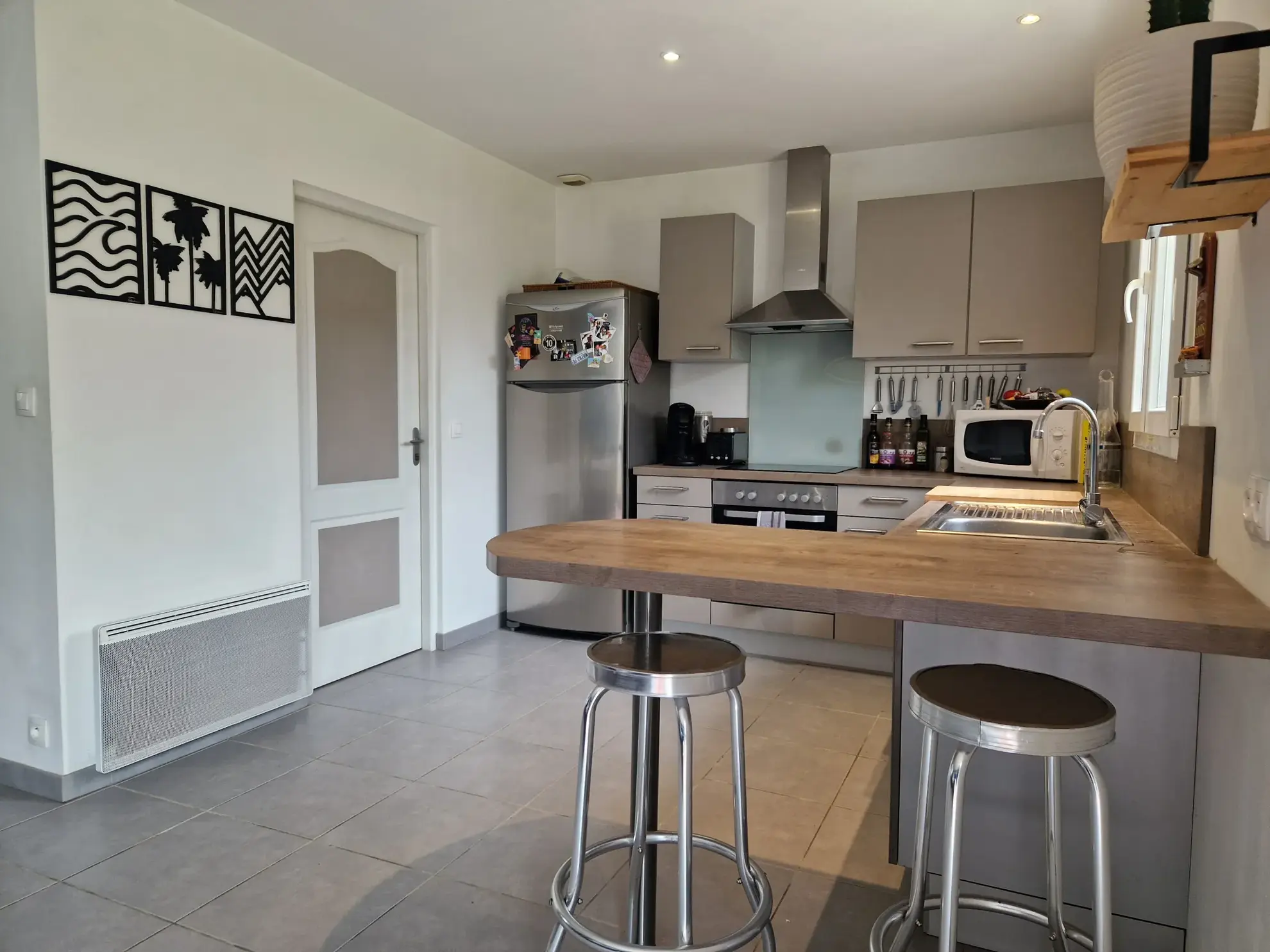 Maison de plain-pied avec jardin, 3 chambres et bureau à Pont-l’Abbé-d’Arnoult 