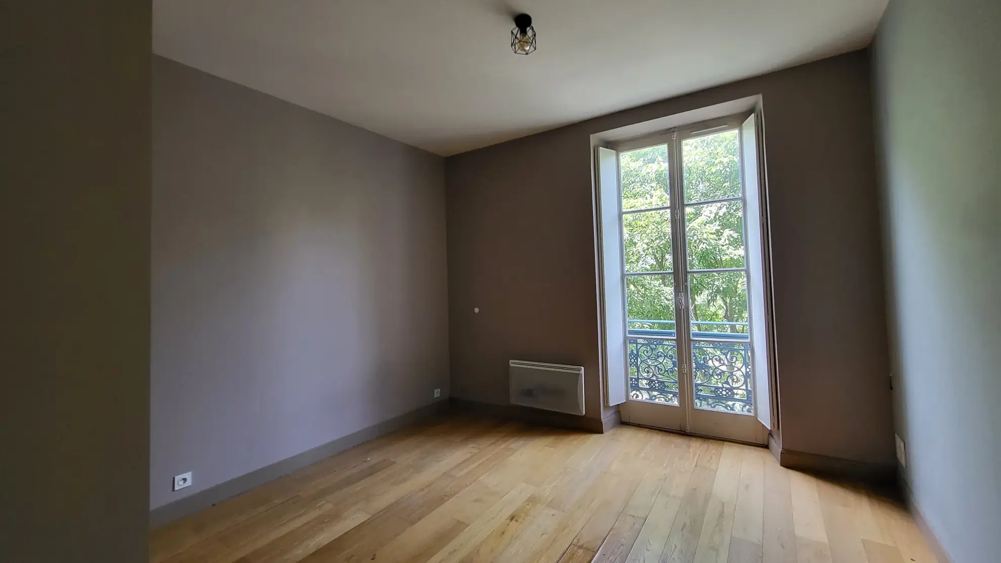 Appartement 3 pièces lumineux de 75 m² Nîmes Écusson 