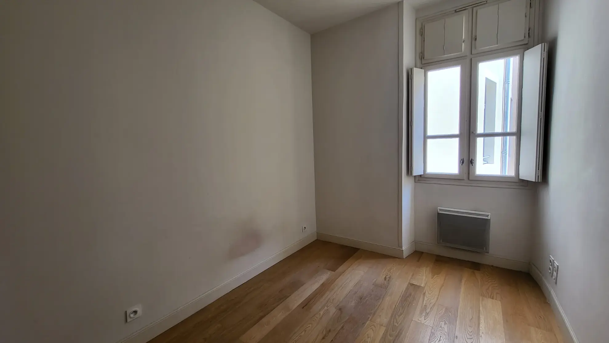 Appartement 3 pièces lumineux de 75 m² Nîmes Écusson 