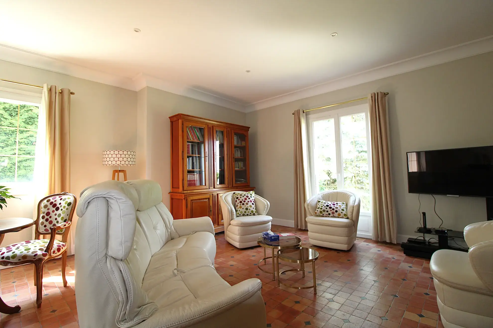 Spacieuse maison avec piscine à Fontaine-Guérin, 3 chambres, terrain de 1400 m² 