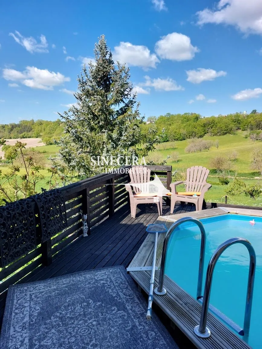 Belle maison en pierre avec vue panoramique et piscine à Tocane St Apre 