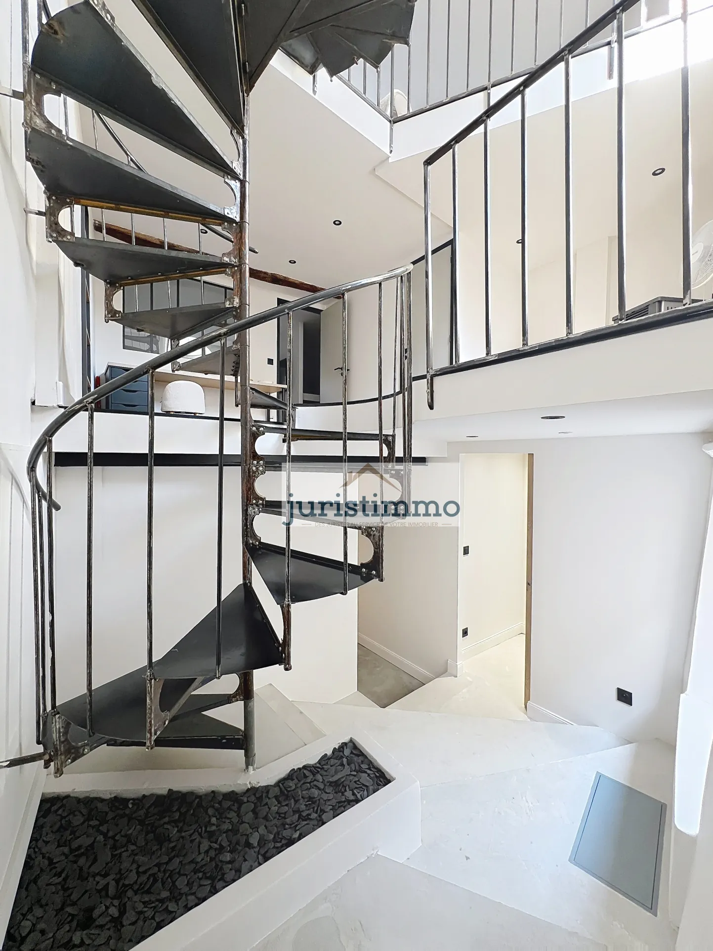 Maison provençale entièrement rénovée avec terrasse panoramique à Villedieu 