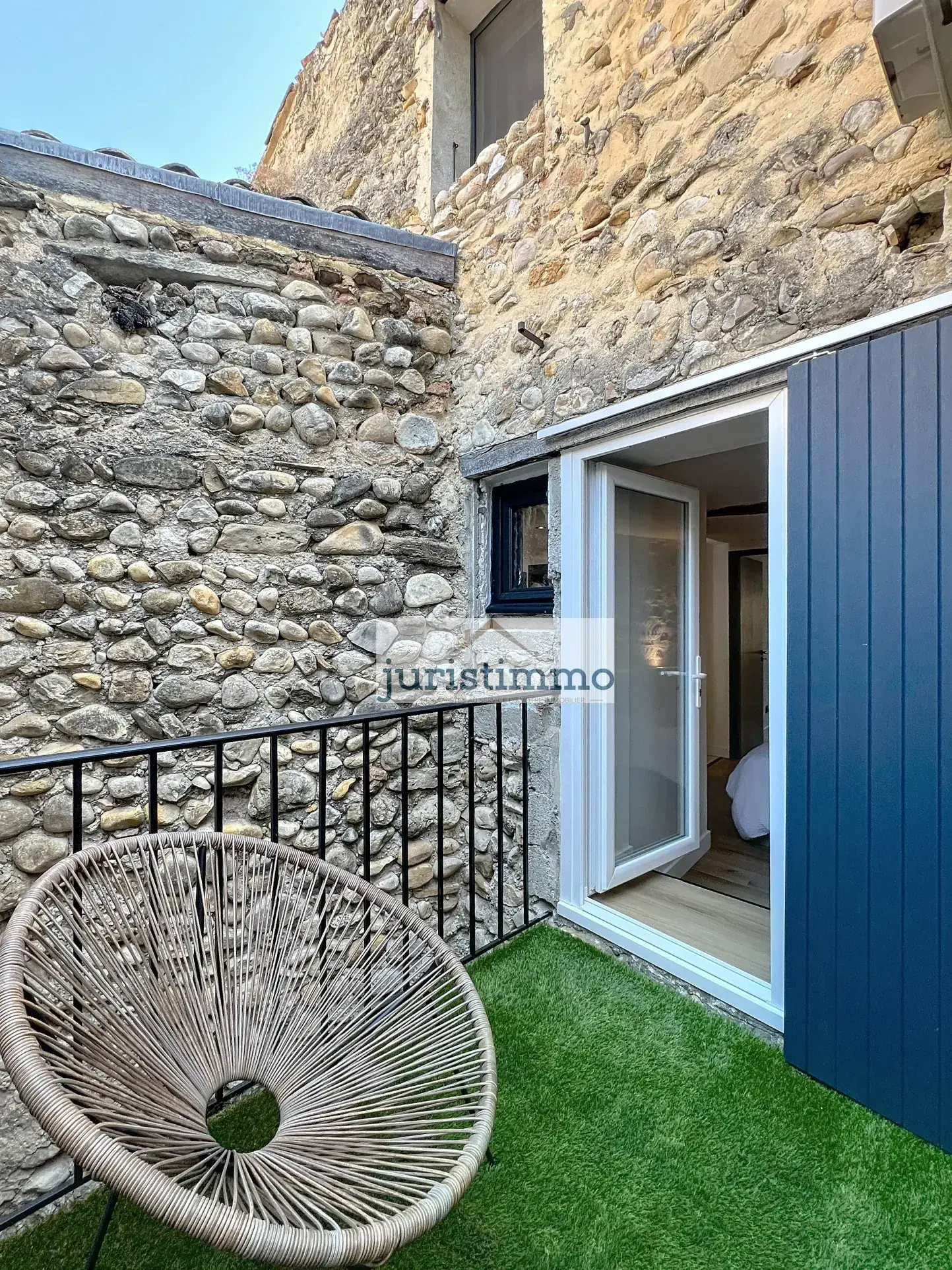 Maison provençale entièrement rénovée avec terrasse panoramique à Villedieu 