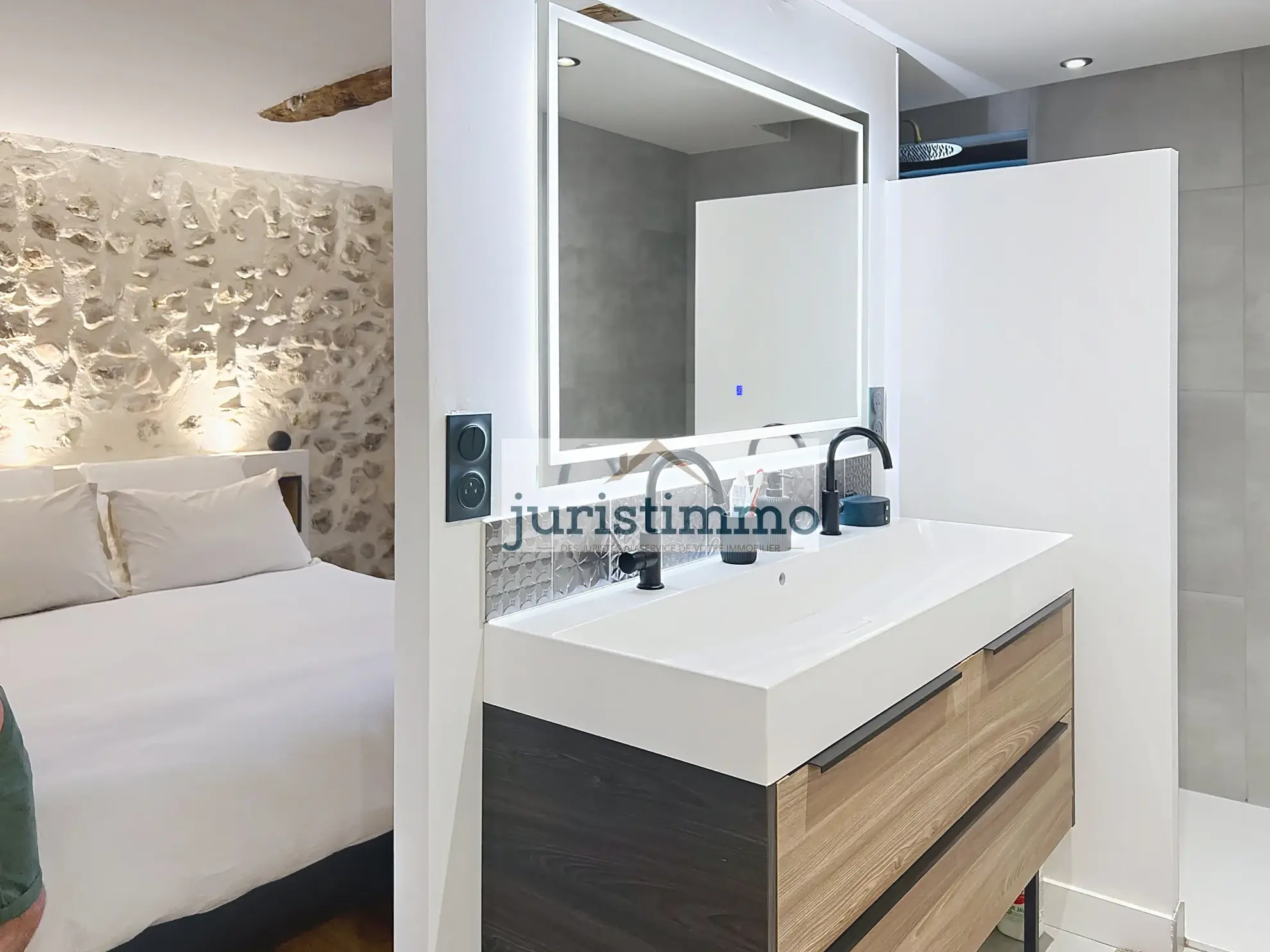 Maison provençale entièrement rénovée avec terrasse panoramique à Villedieu 