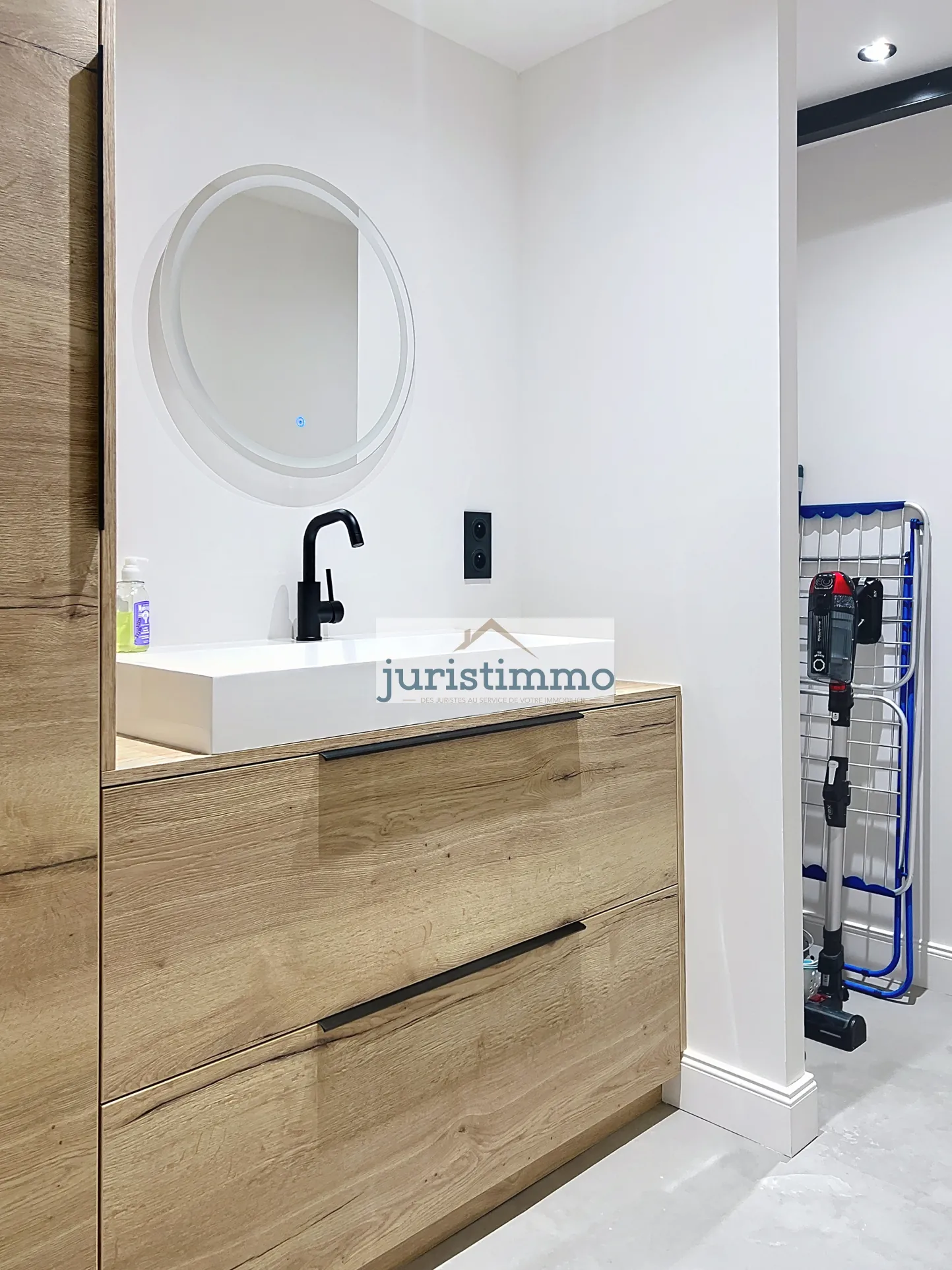 Maison provençale entièrement rénovée avec terrasse panoramique à Villedieu 