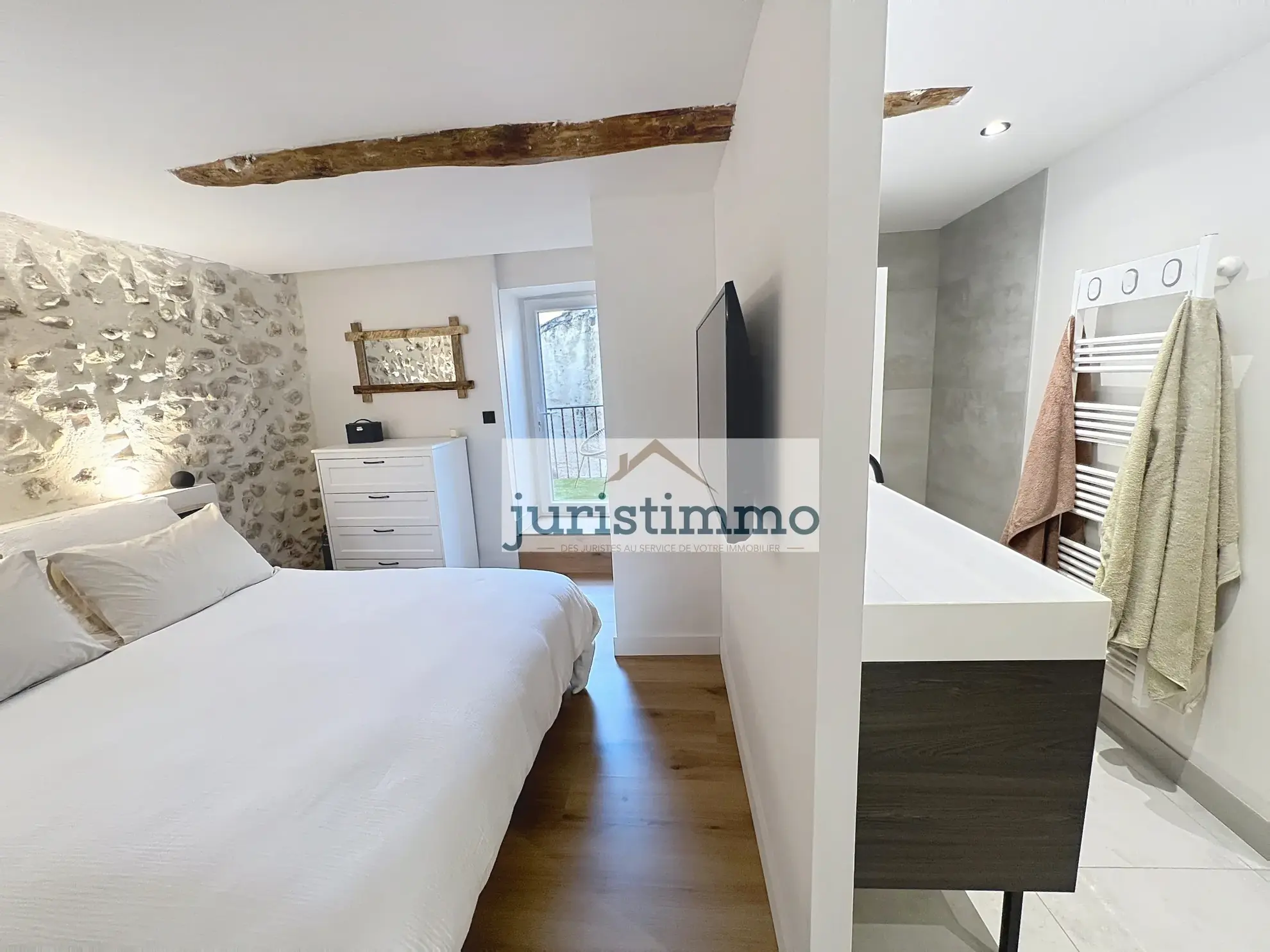 Maison provençale entièrement rénovée avec terrasse panoramique à Villedieu 