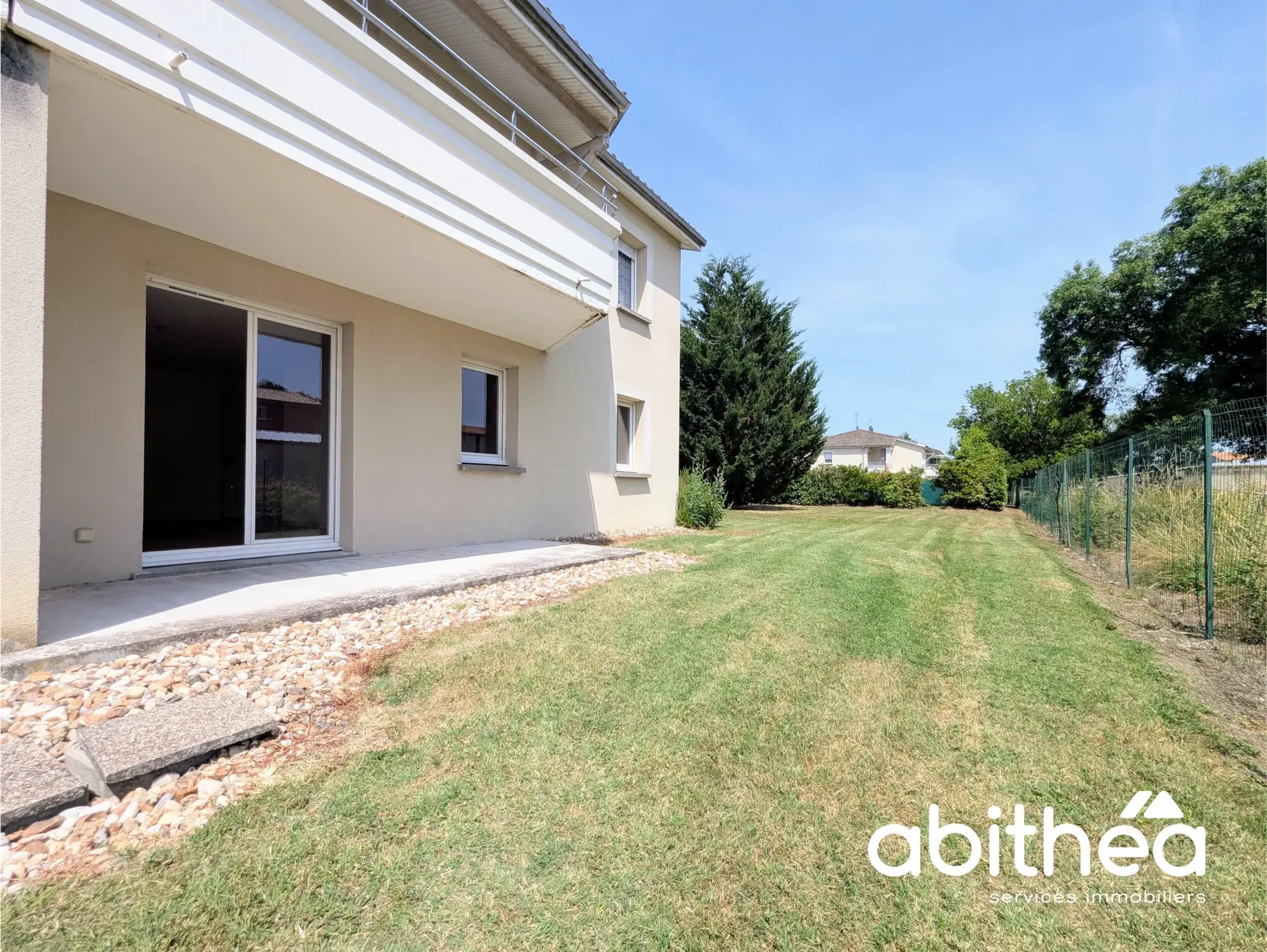 Appartement 2 pièces à Coutras de 42 m² avec terrasse et parking privé