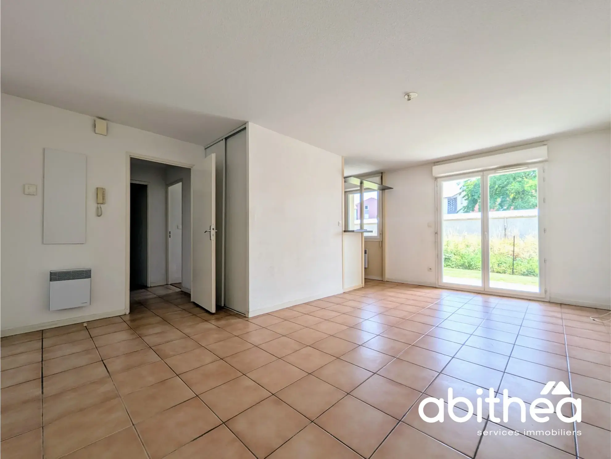 Appartement 2 pièces à Coutras de 42 m² avec terrasse et parking privé 
