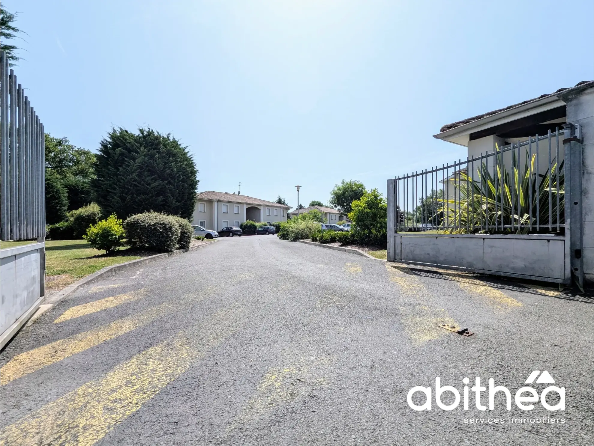 Appartement 2 pièces à Coutras de 42 m² avec terrasse et parking privé 