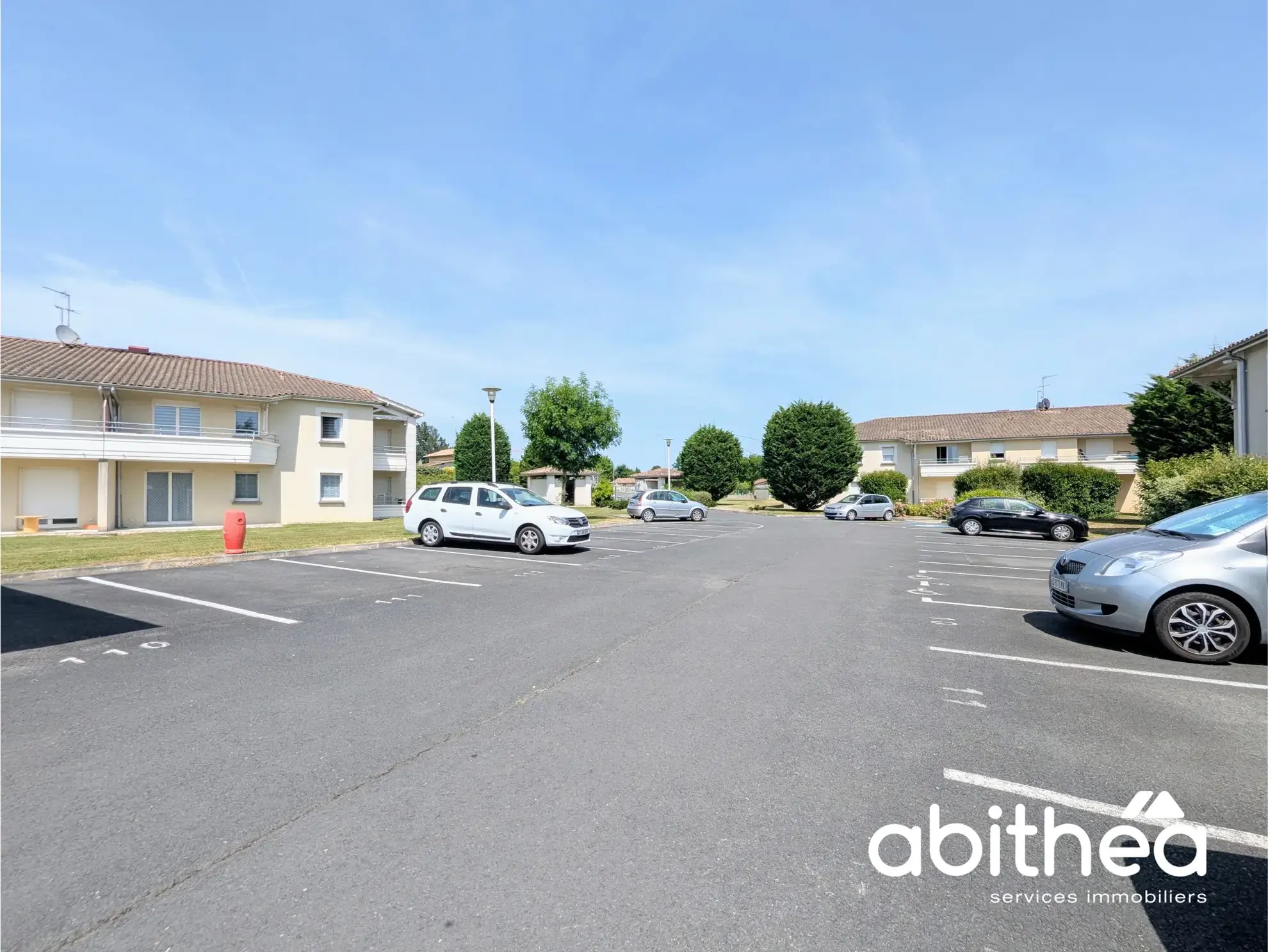 Appartement 2 pièces à Coutras de 42 m² avec terrasse et parking privé 