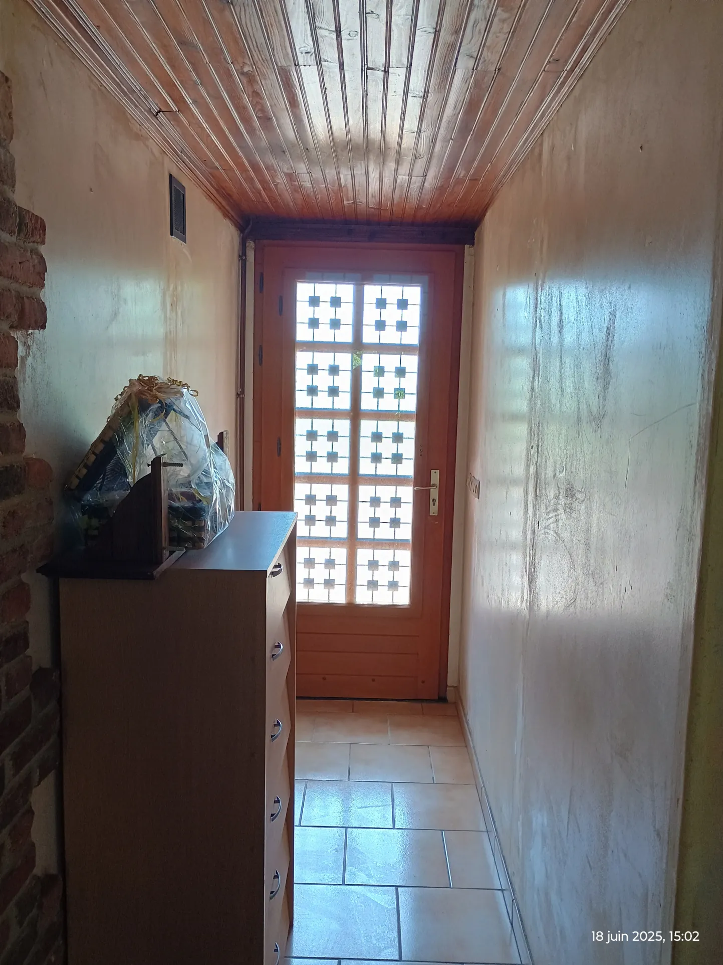 Longère typique en Aisne avec 1,23 ha de terrain et potentiel d'aménagement 