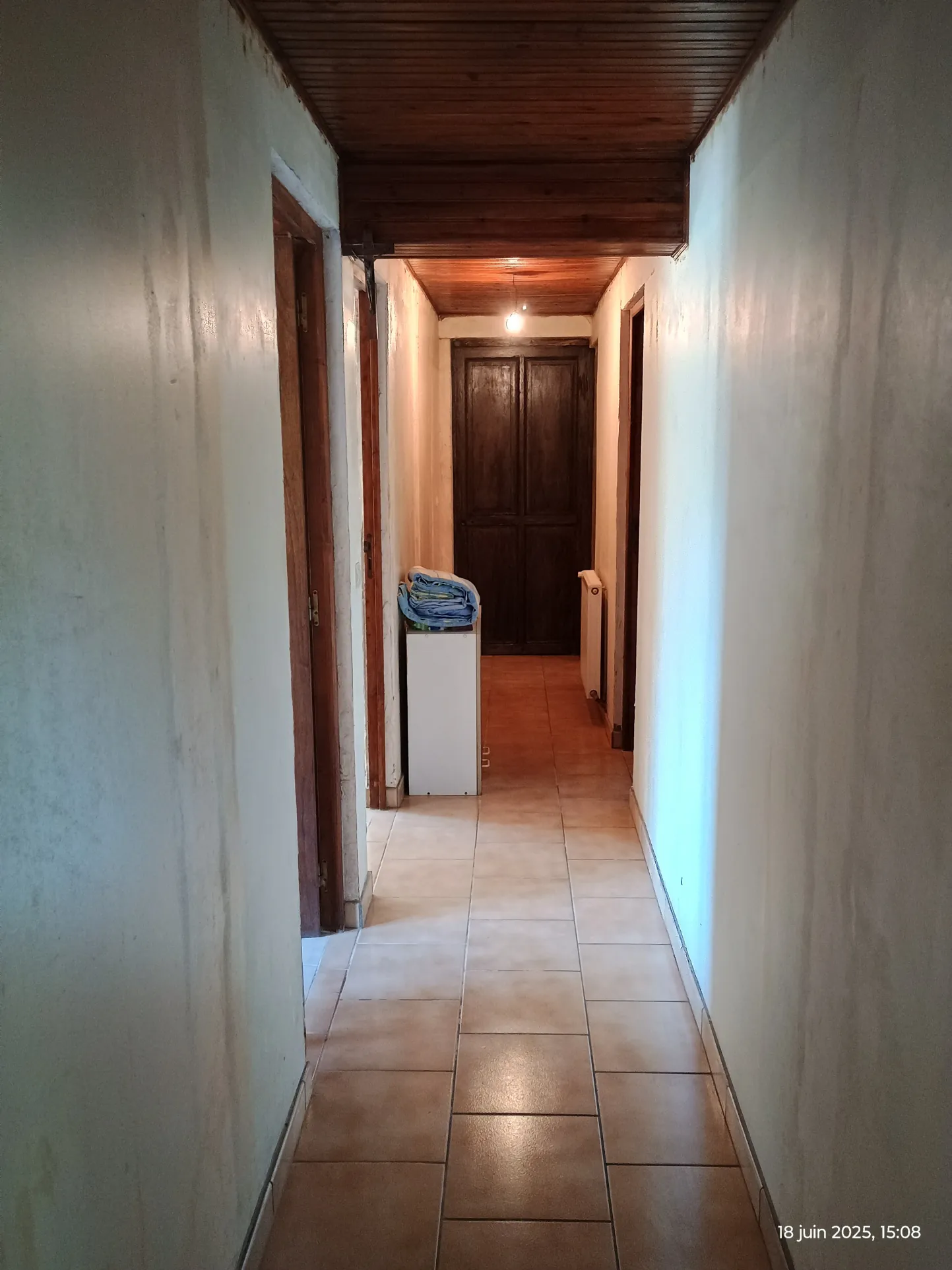 Longère typique en Aisne avec 1,23 ha de terrain et potentiel d'aménagement 