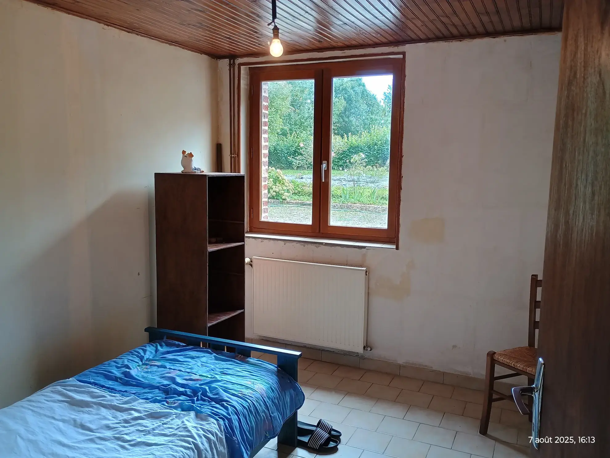 Longère typique en Aisne avec 1,23 ha de terrain et potentiel d'aménagement 