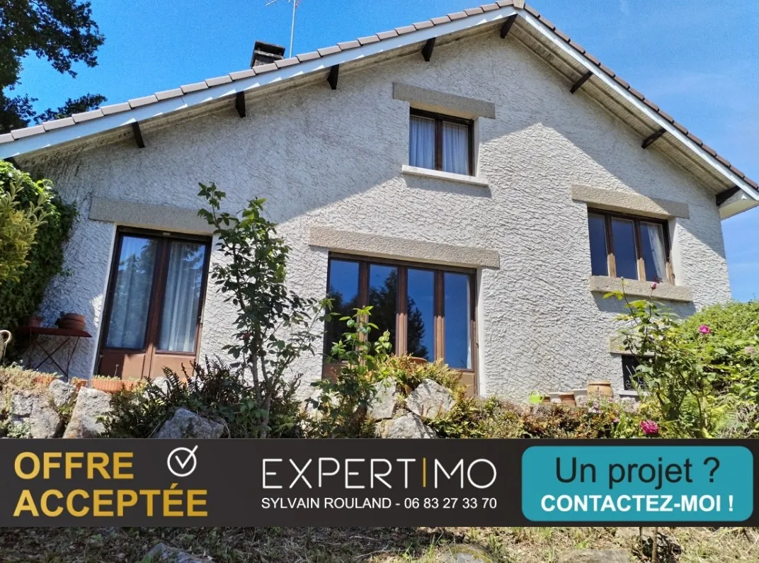 Maison 4 chambres avec vue dégagée à Lécousse proche Fougères