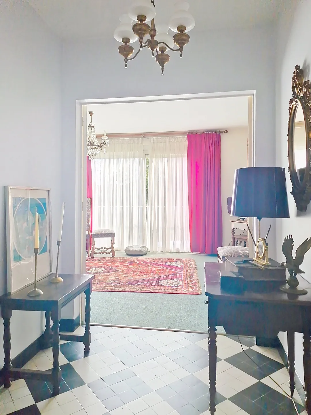 Maison de ville des années 60 à Sainte-Foy-la-Grande avec potentiel d'aménagement 