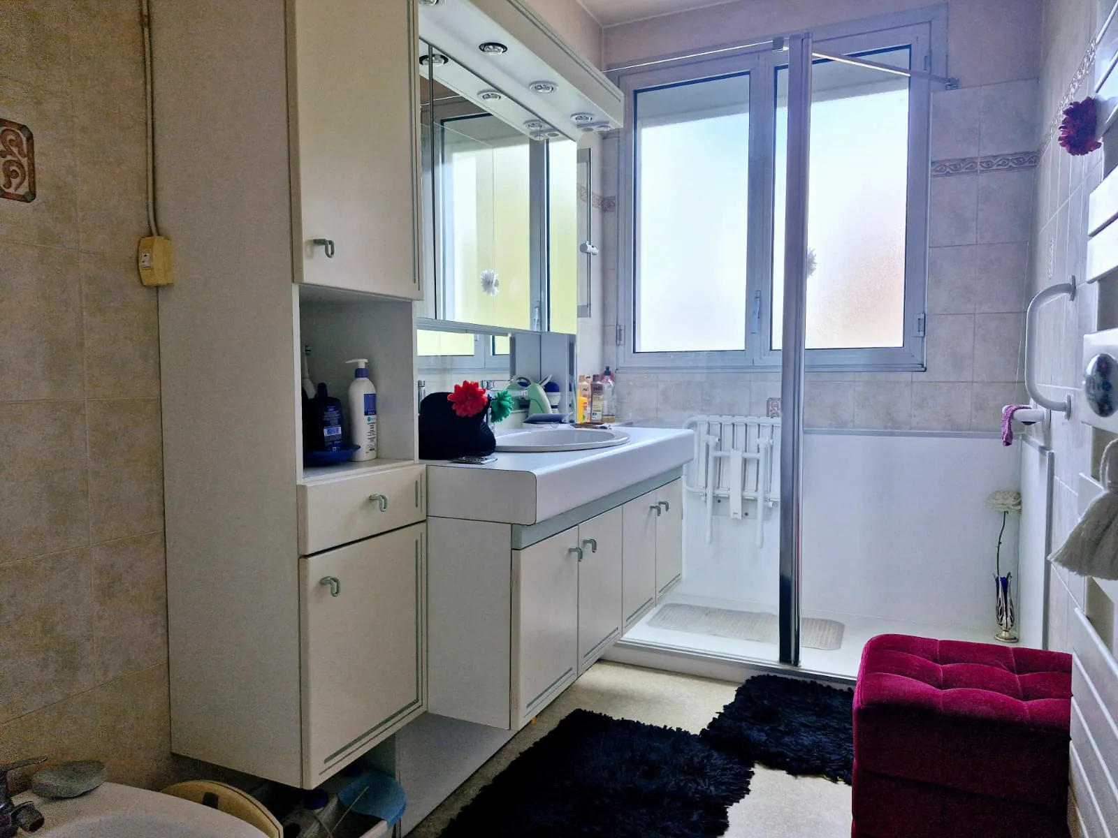 Maison de ville des années 60 à Sainte-Foy-la-Grande avec potentiel d'aménagement 