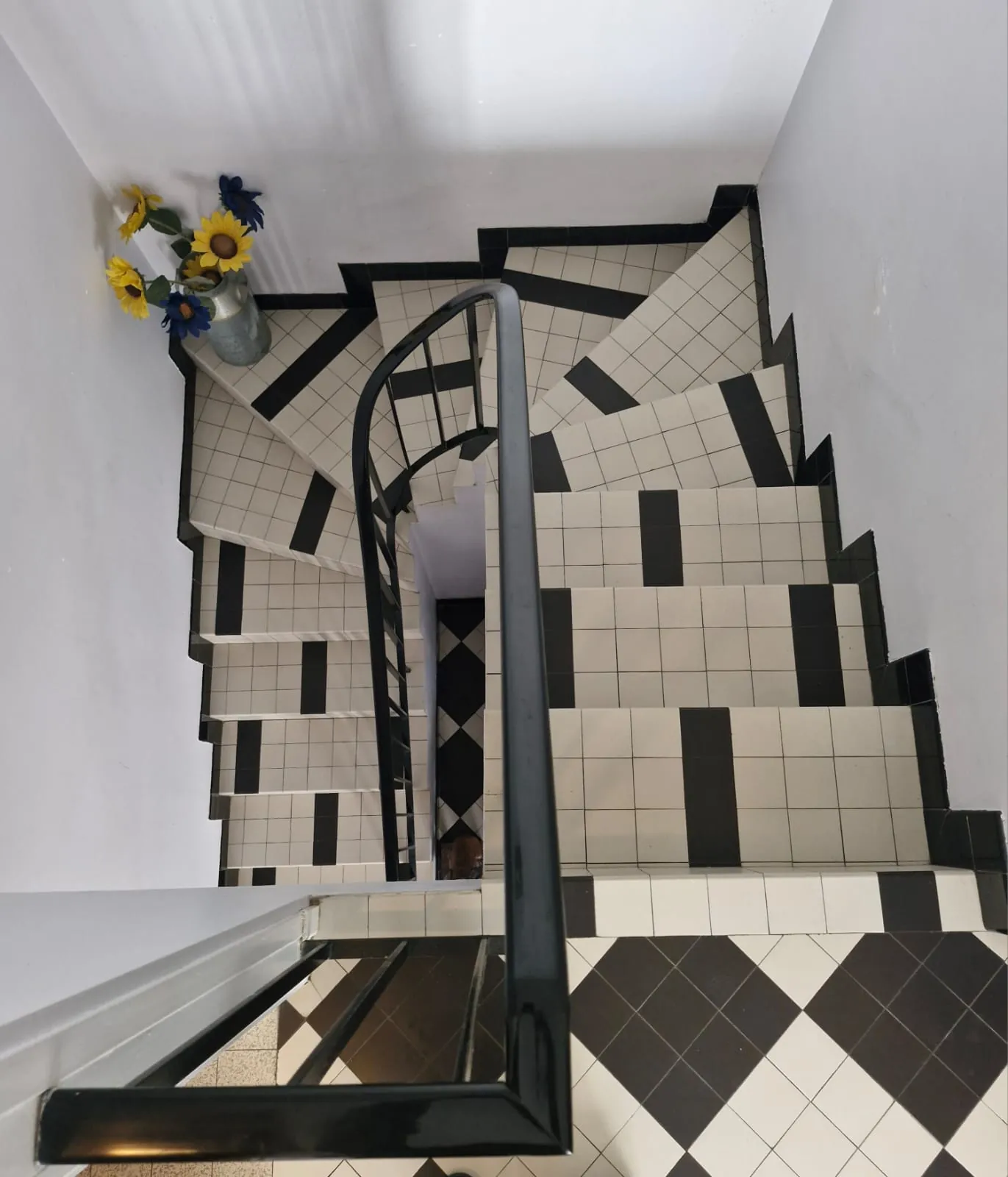 Maison de ville des années 60 à Sainte-Foy-la-Grande avec potentiel d'aménagement 