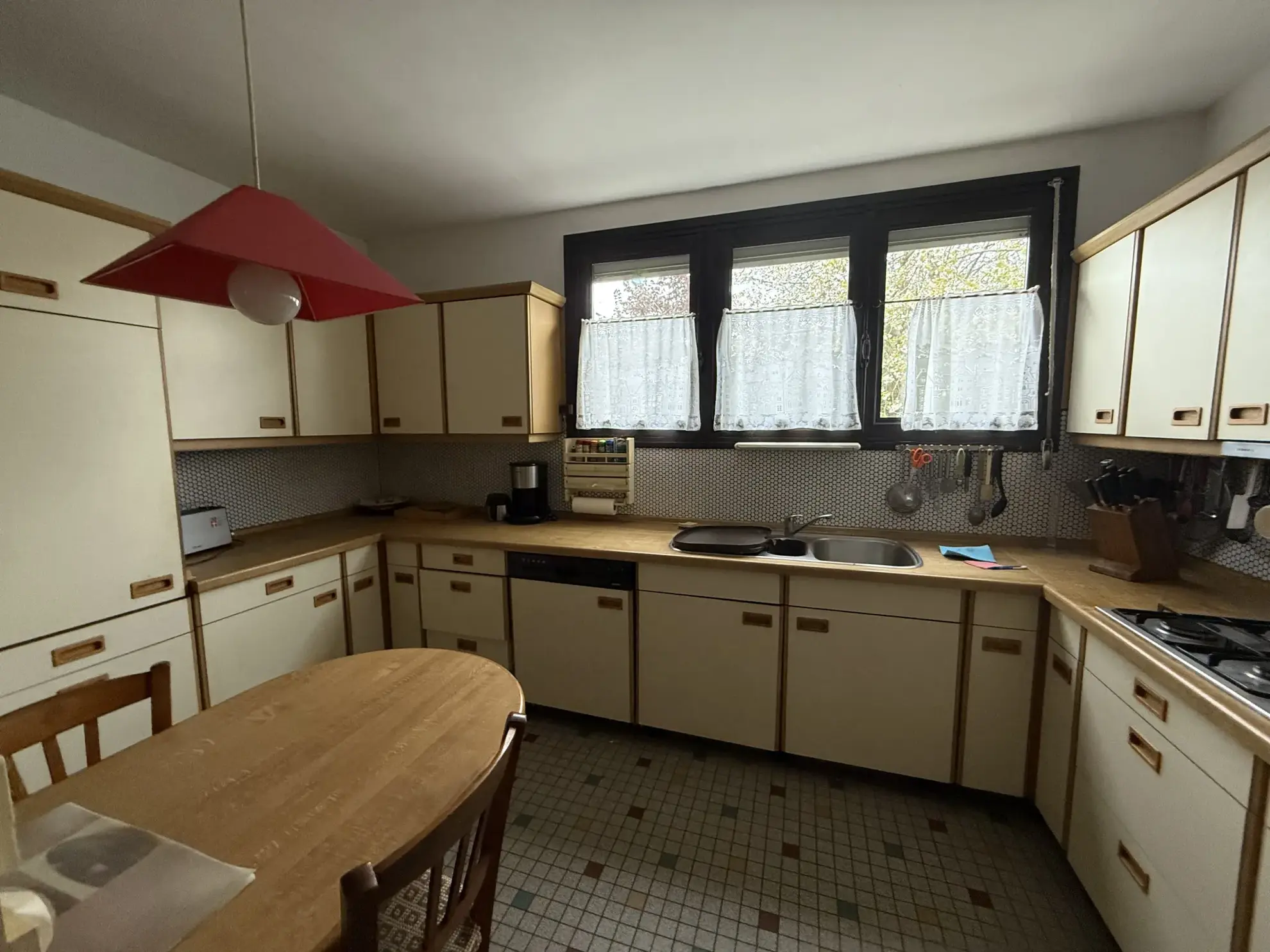 Maison familiale à vendre à Livarot Pay d'Auge - 4 chambres, garage, 140m² 