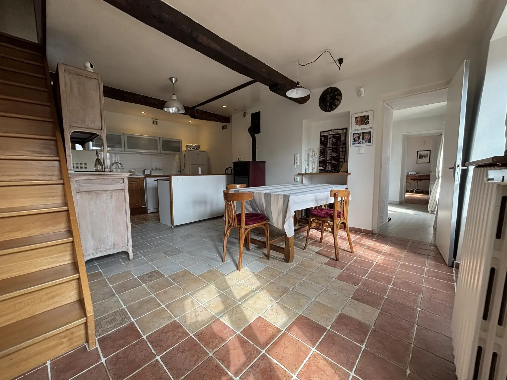 Charmante maison en pisé de 152 m² avec grand terrain à Valencogne 