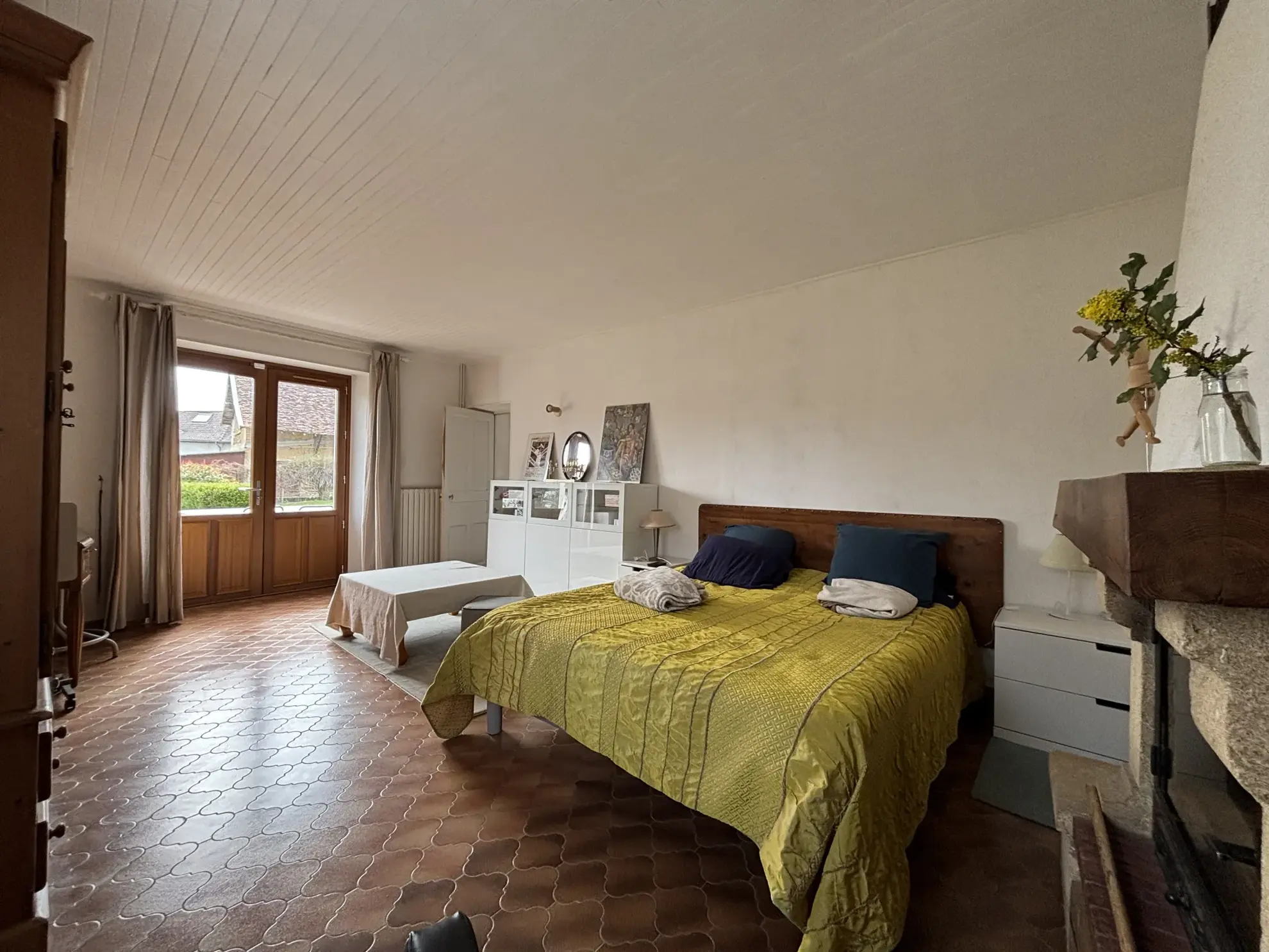 Charmante maison en pisé de 152 m² avec grand terrain à Valencogne 