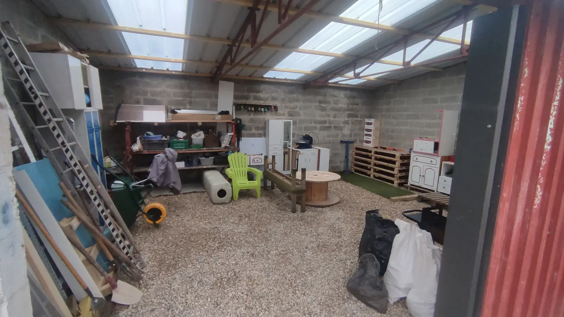 Maison à réhabiliter proche du centre-ville de Fécamp avec grand terrain et garage 