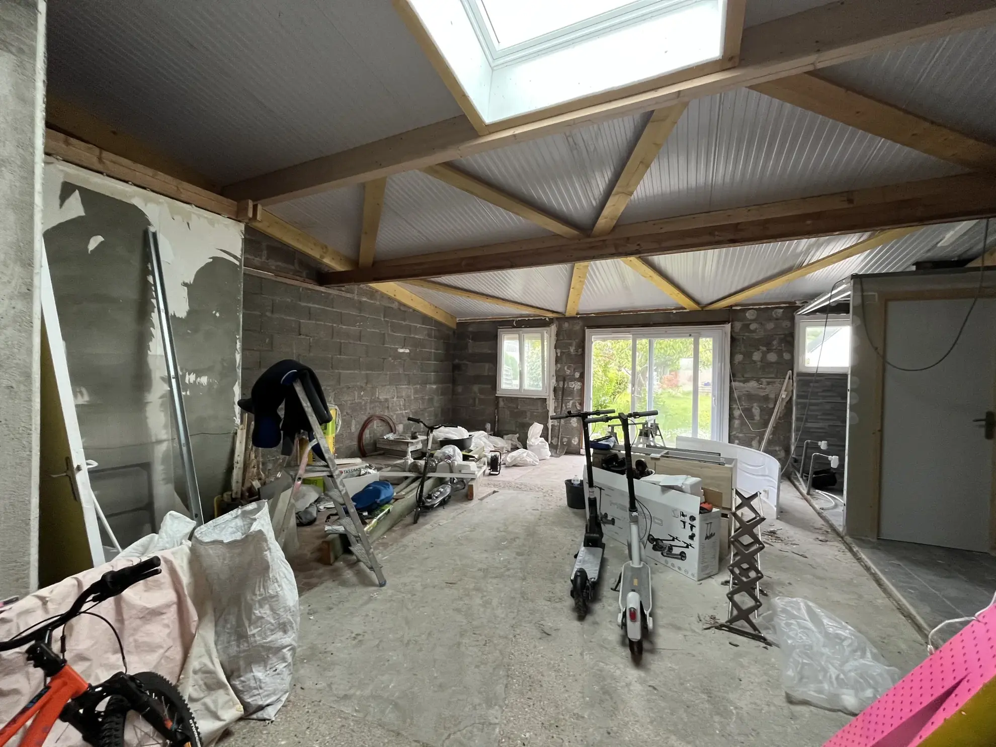 Maison à réhabiliter proche du centre-ville de Fécamp avec grand terrain et garage 