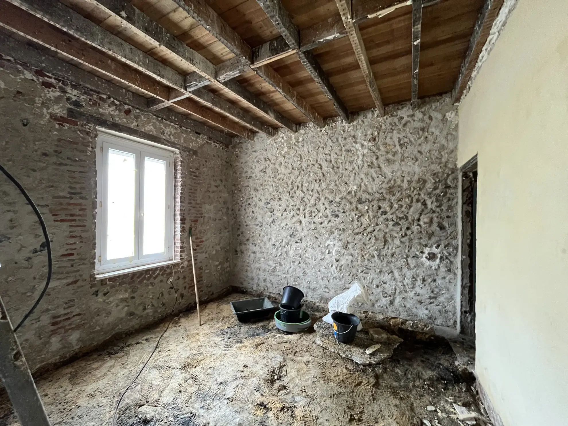 Maison à réhabiliter proche du centre-ville de Fécamp avec grand terrain et garage 