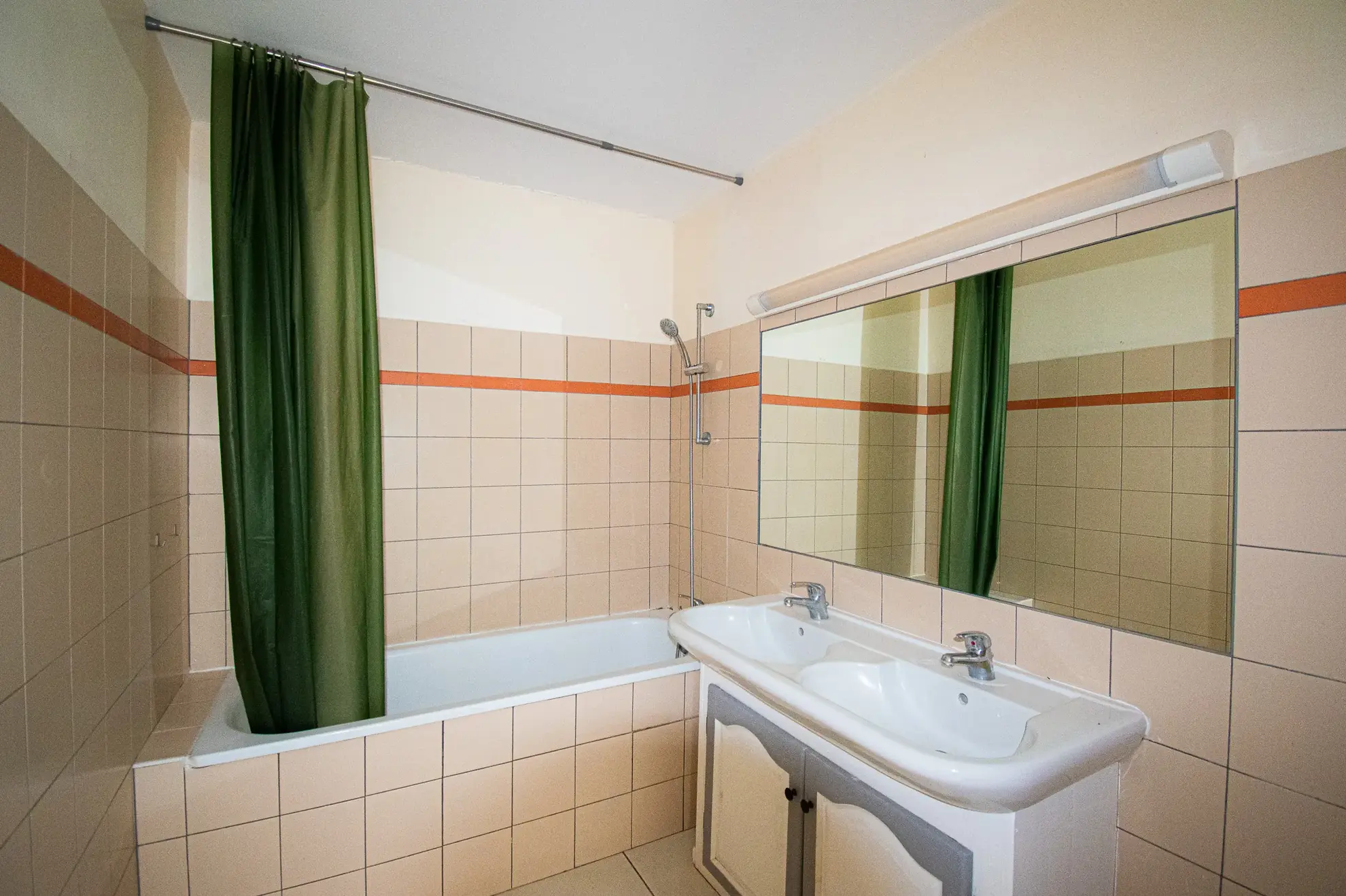 Appartement T3 de 96m² à Sainte-Clotilde Moufia avec balcon et parking 