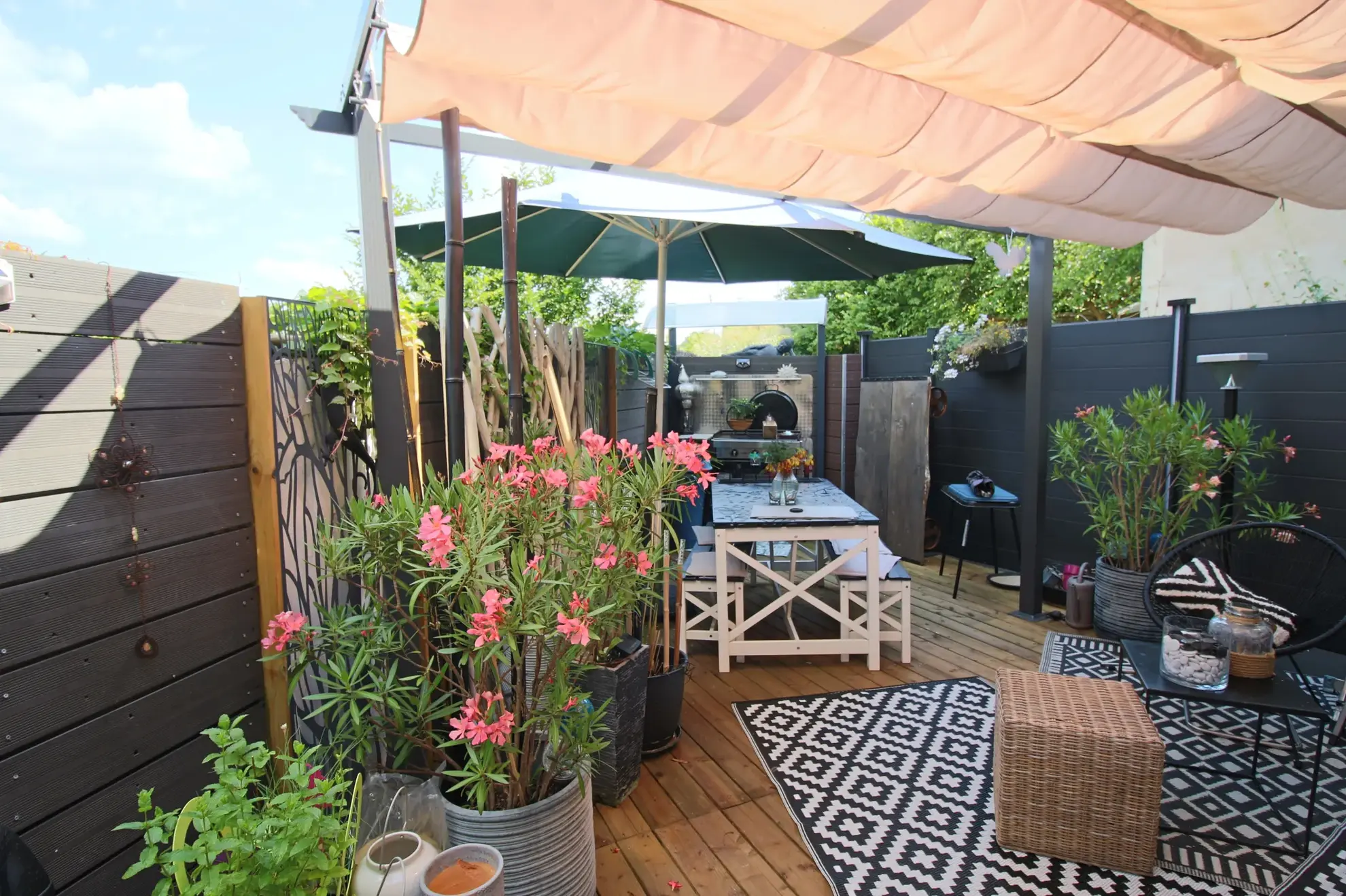 Jolie maison de 85 m² à Puy l'Évêque, centre-ville, terrasse et véranda