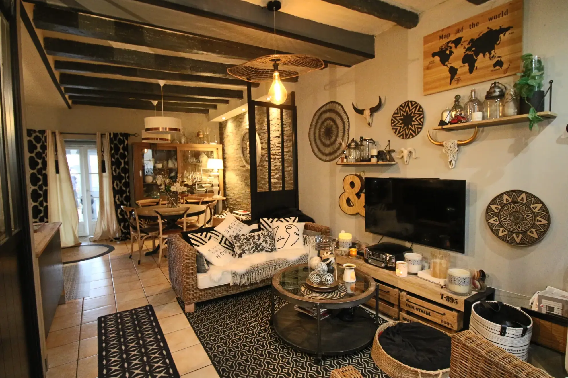 Jolie maison de 85 m² à Puy l'Évêque, centre-ville, terrasse et véranda 