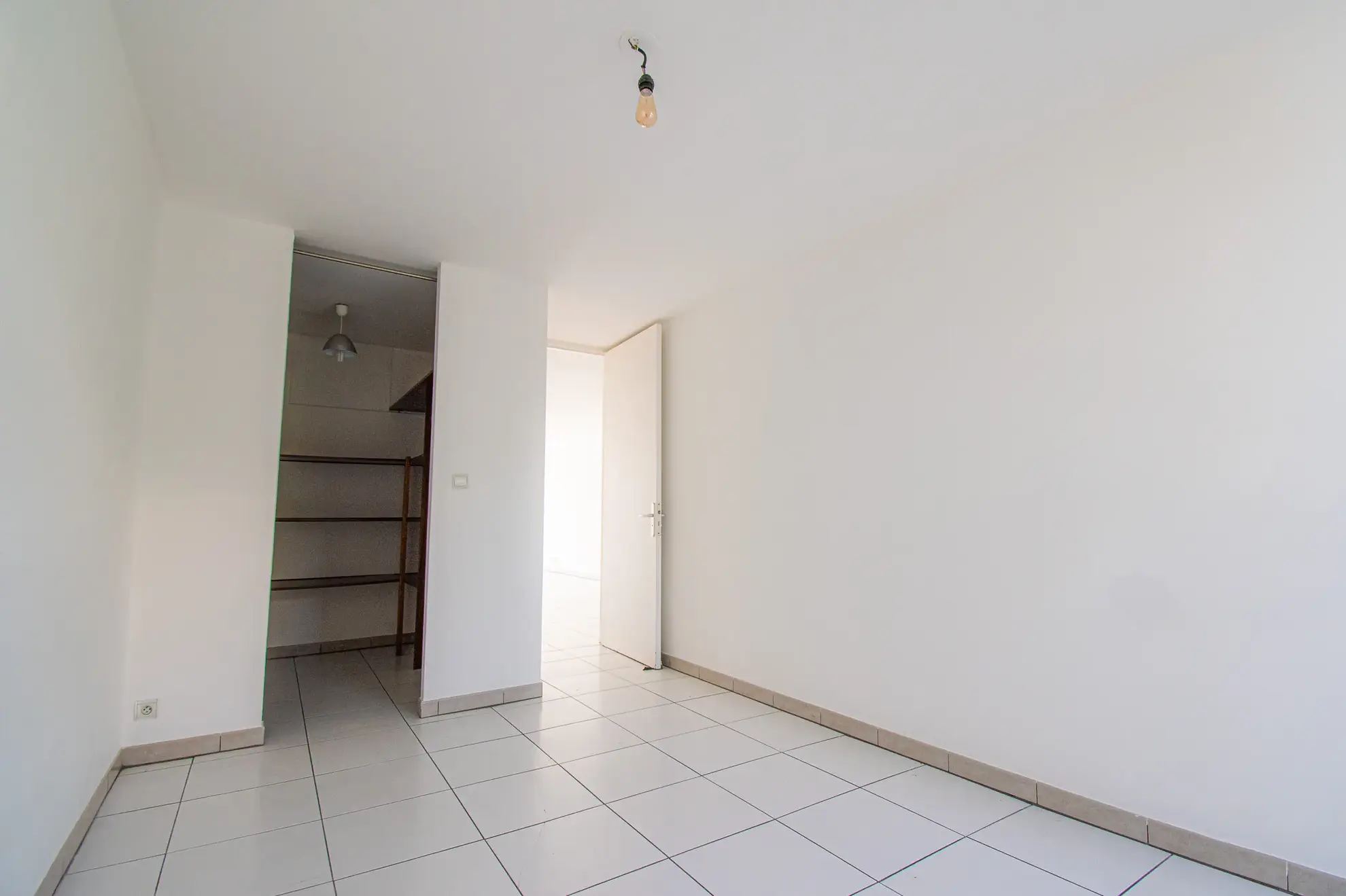 Appartement T3 de 96m² à Sainte-Clotilde Moufia avec balcon et parking 