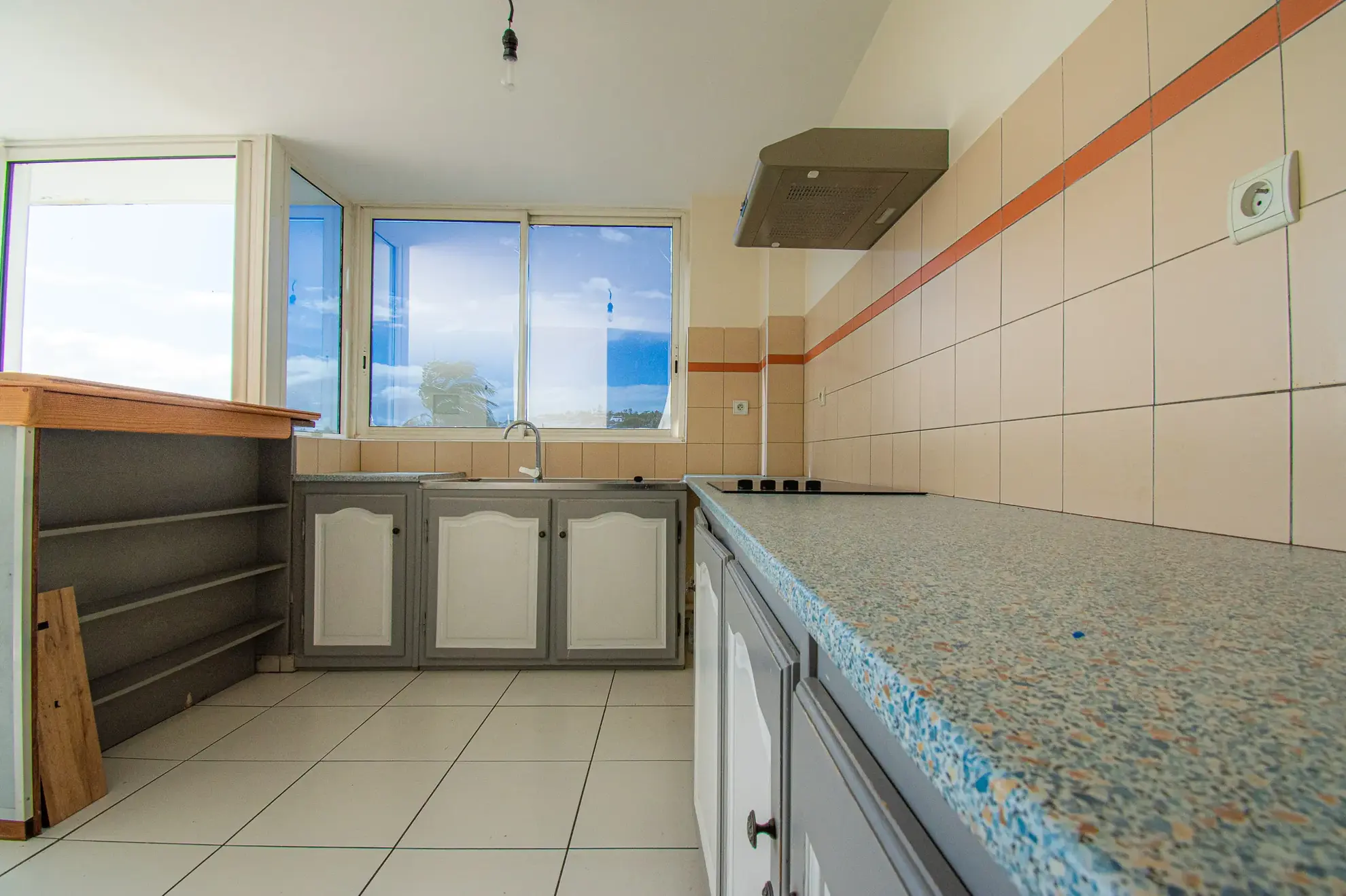 Appartement T3 de 96m² à Sainte-Clotilde Moufia avec balcon et parking 