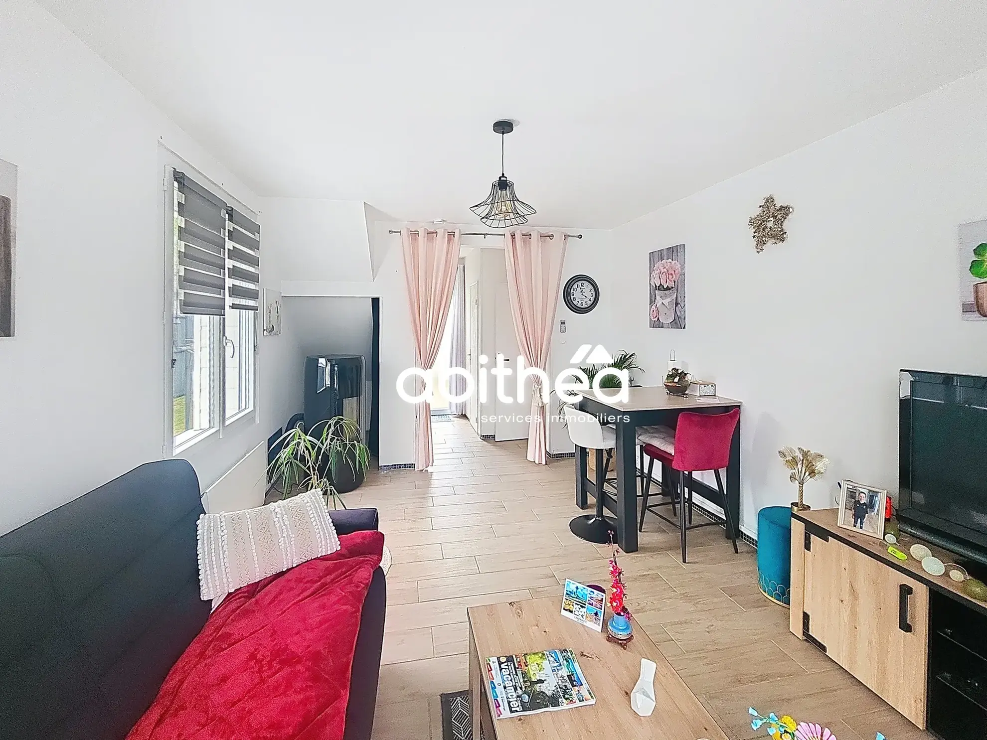 Maison de ville avec 3 chambres à Jonzac - Jardin clos et terrasse en bois 