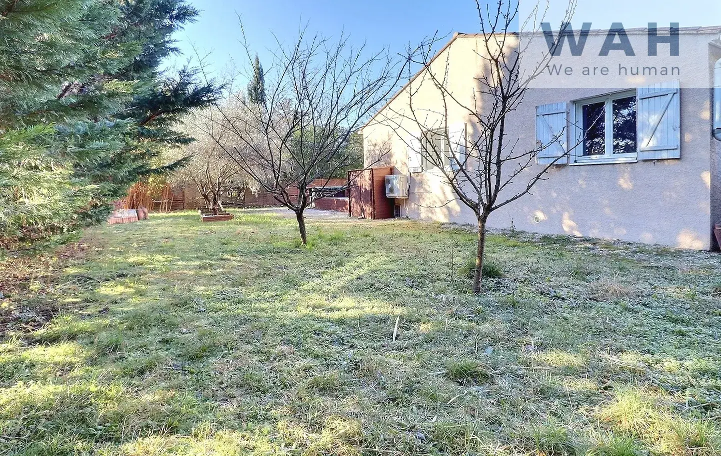 Villa de plain-pied à vendre à Saint-Hippolyte-Du-Fort avec piscine, 4 pièces 