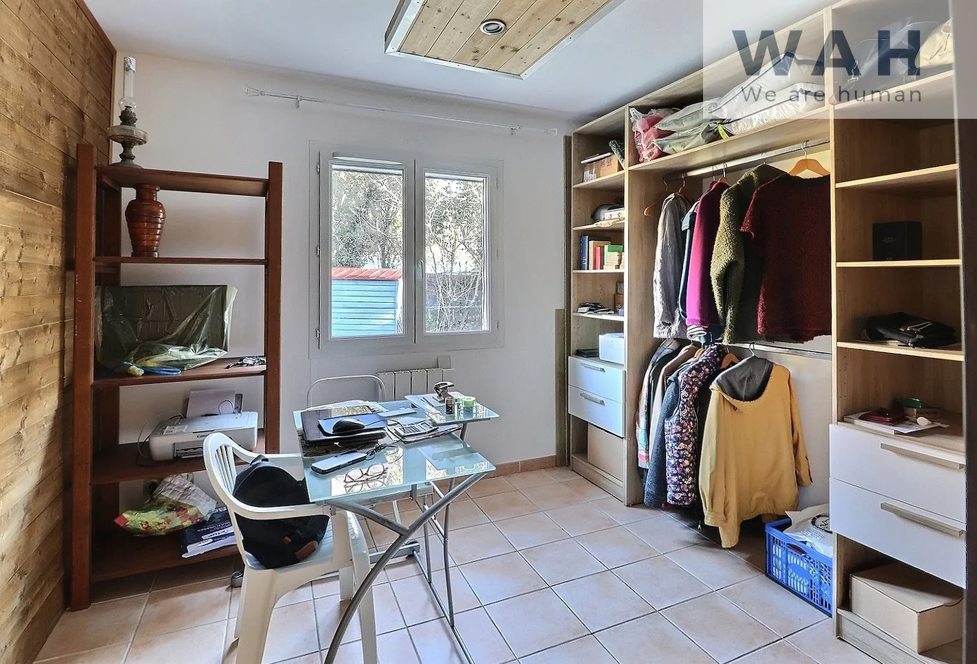 Villa de plain-pied à vendre à Saint-Hippolyte-Du-Fort avec piscine, 4 pièces 