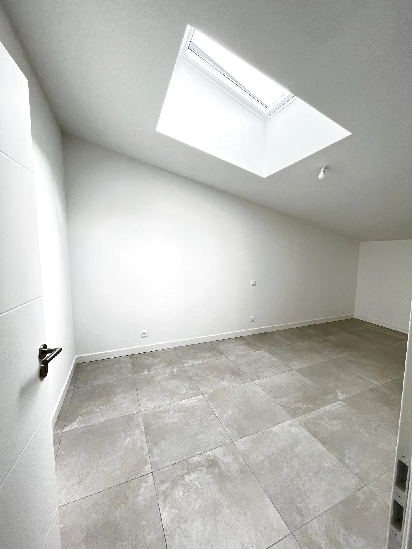 Appartement T3 Neuf à Gignac - Vue Dégagée, Charme et Confort 