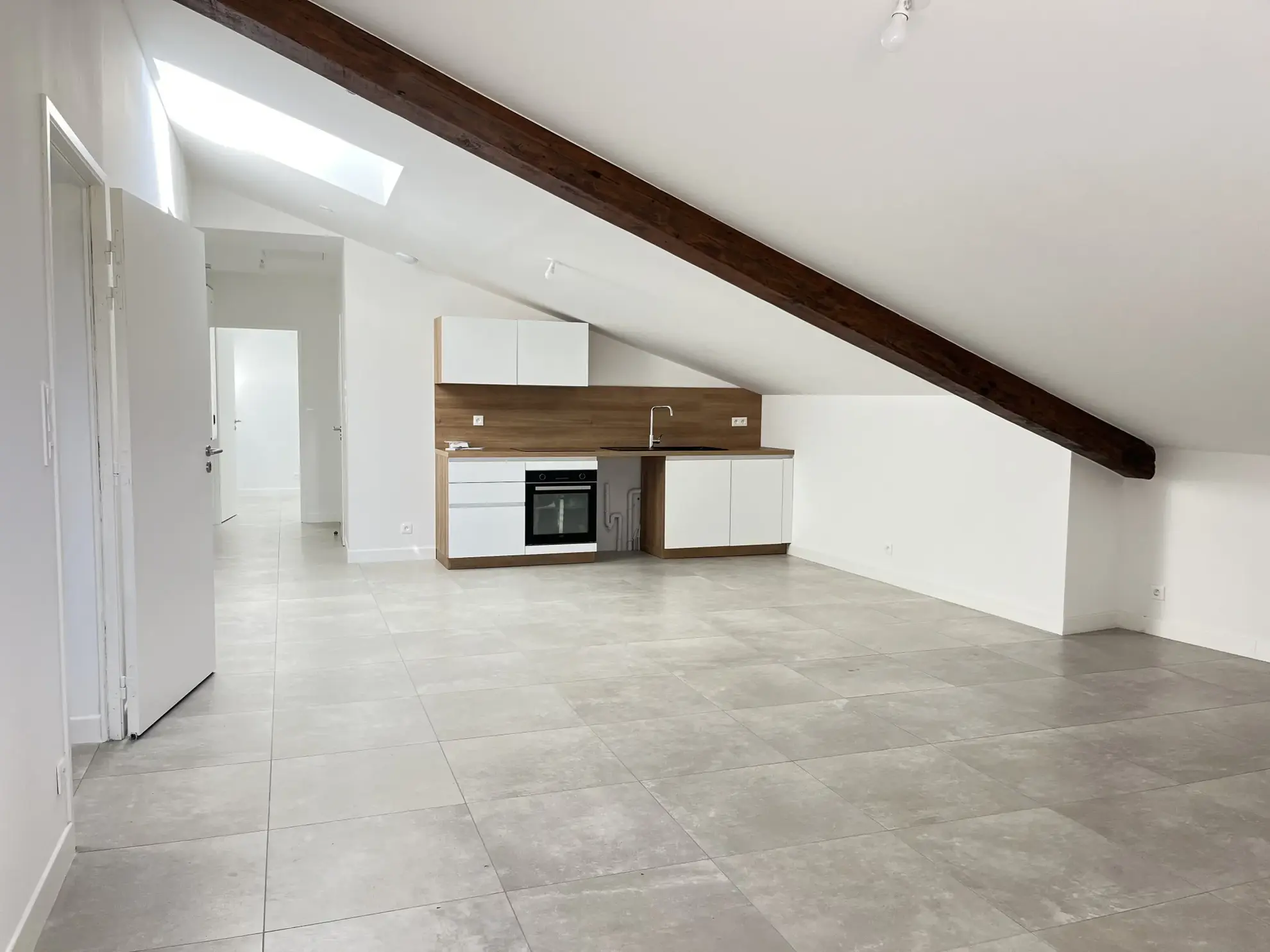 Appartement T3 Neuf à Gignac - Vue Dégagée, Charme et Confort 