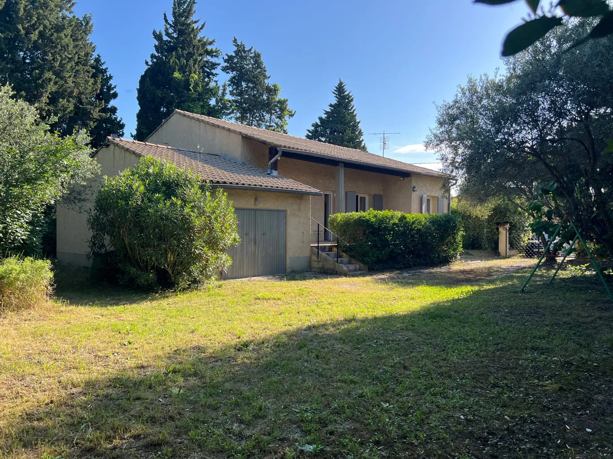 Maison de plain-pied à Orange - 107 m² avec jardin et garage
