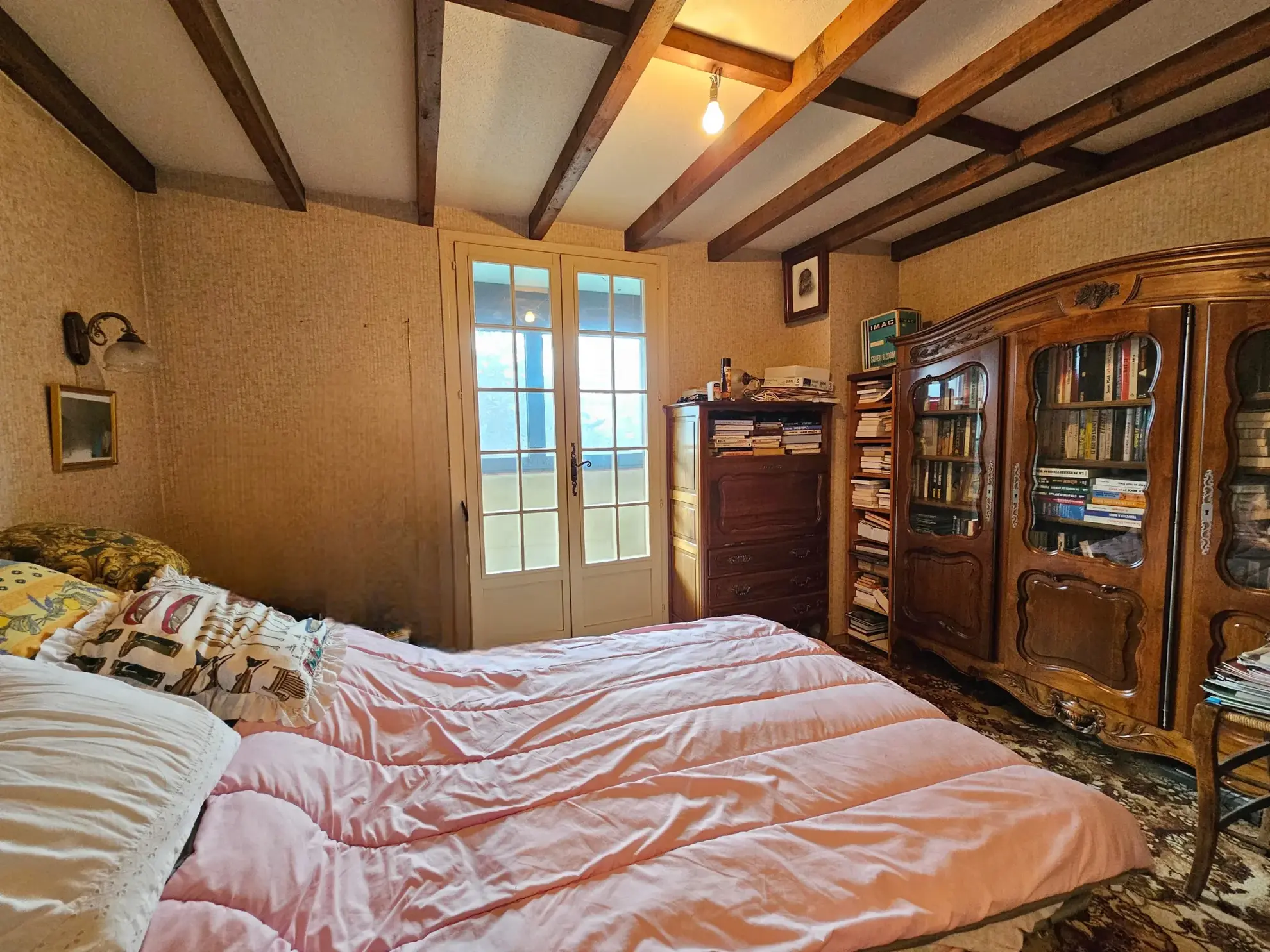 Maison à Apt dans le Luberon à rénover avec jardin et vue dégagée 