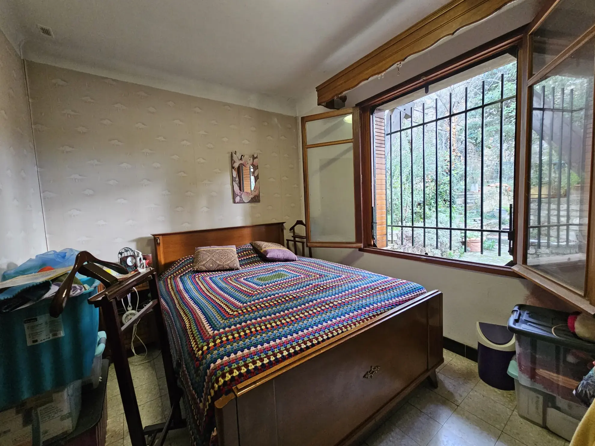 Maison à Apt dans le Luberon à rénover avec jardin et vue dégagée 