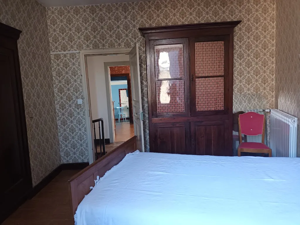 Maison de village à vendre avec 3 chambres, jardin, véranda proche Carcassonne 