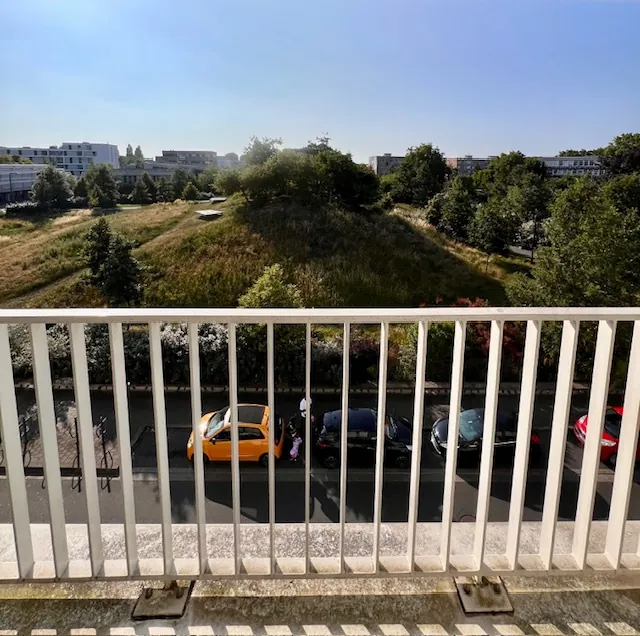 Appartement T2 à Lille avec balcon et parking - Vente immobilière 2025 