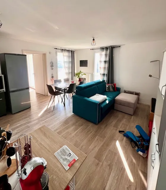 Appartement T2 à Lille avec balcon et parking - Vente immobilière 2025 